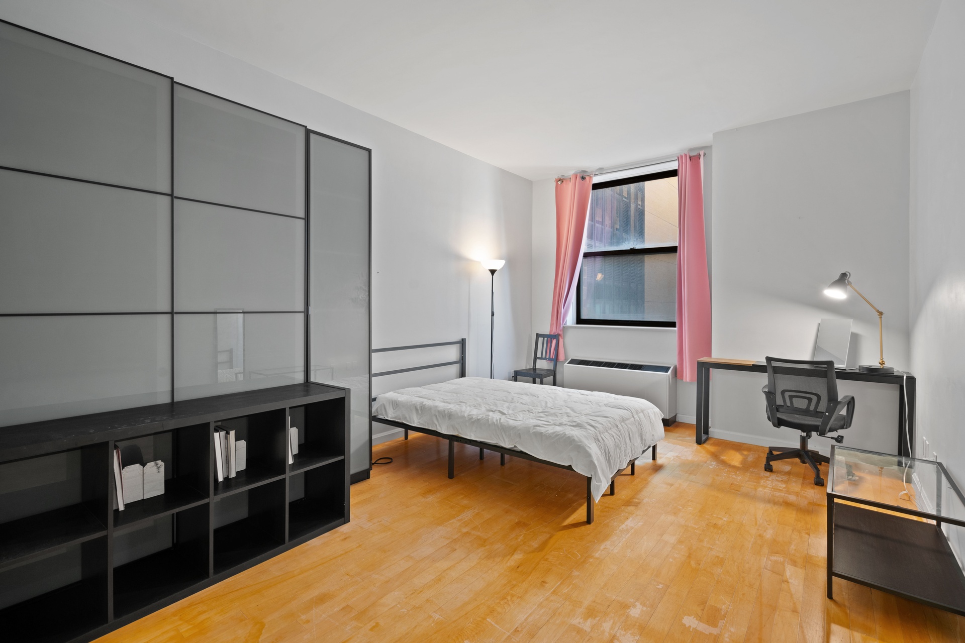 20 West Street 17-F, Financial District, Downtown, NYC - 1 Bedrooms  
1 Bathrooms  
3 Rooms - 