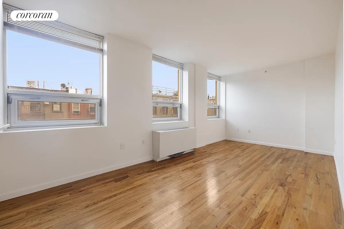 358 Grove Street 4D, Bushwick, Brooklyn, New York - 2 Bedrooms  
1 Bathrooms  
4 Rooms - 