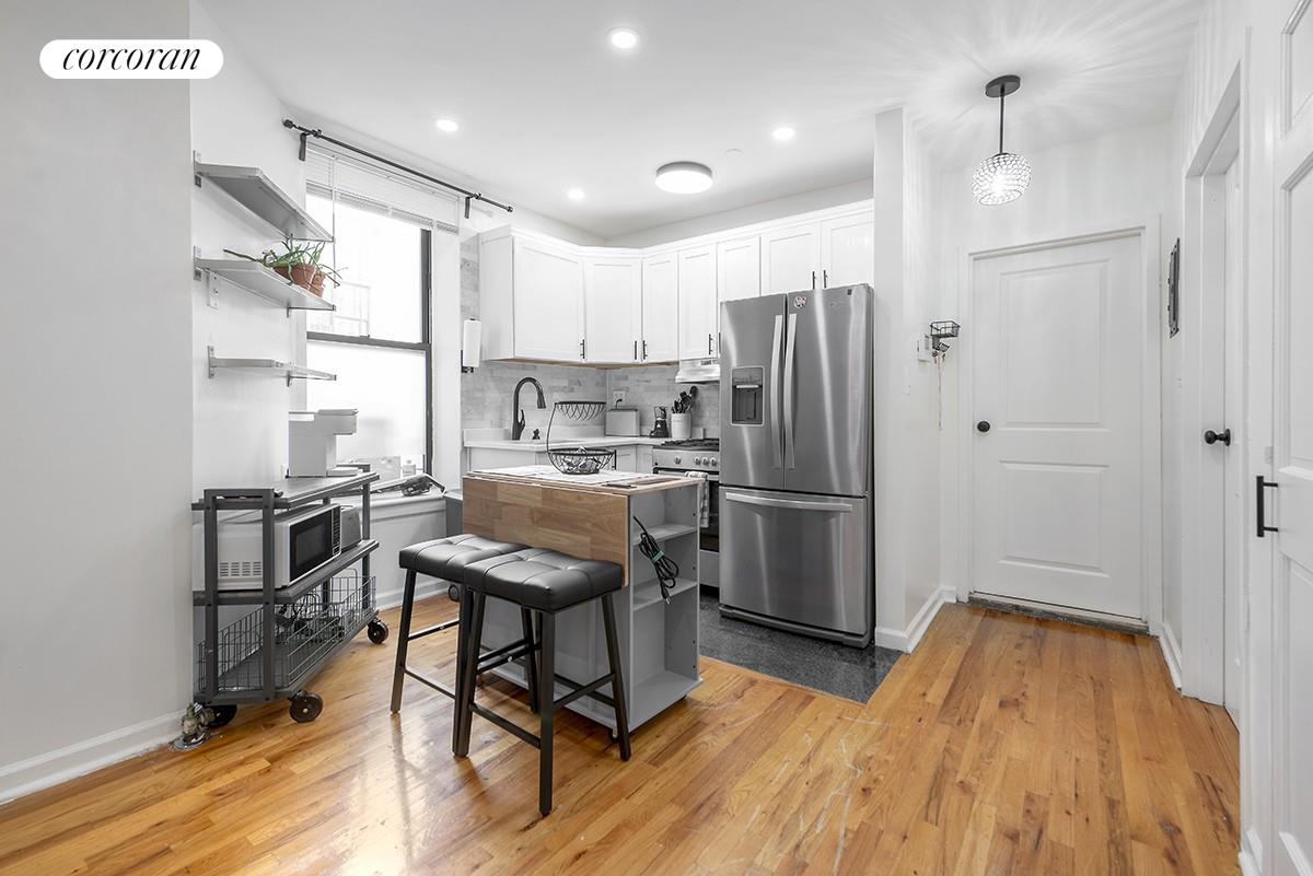 537 West 133rd Street 27, Manhattanville, Upper Manhattan, NYC - 2 Bedrooms  
1 Bathrooms  
4 Rooms - 