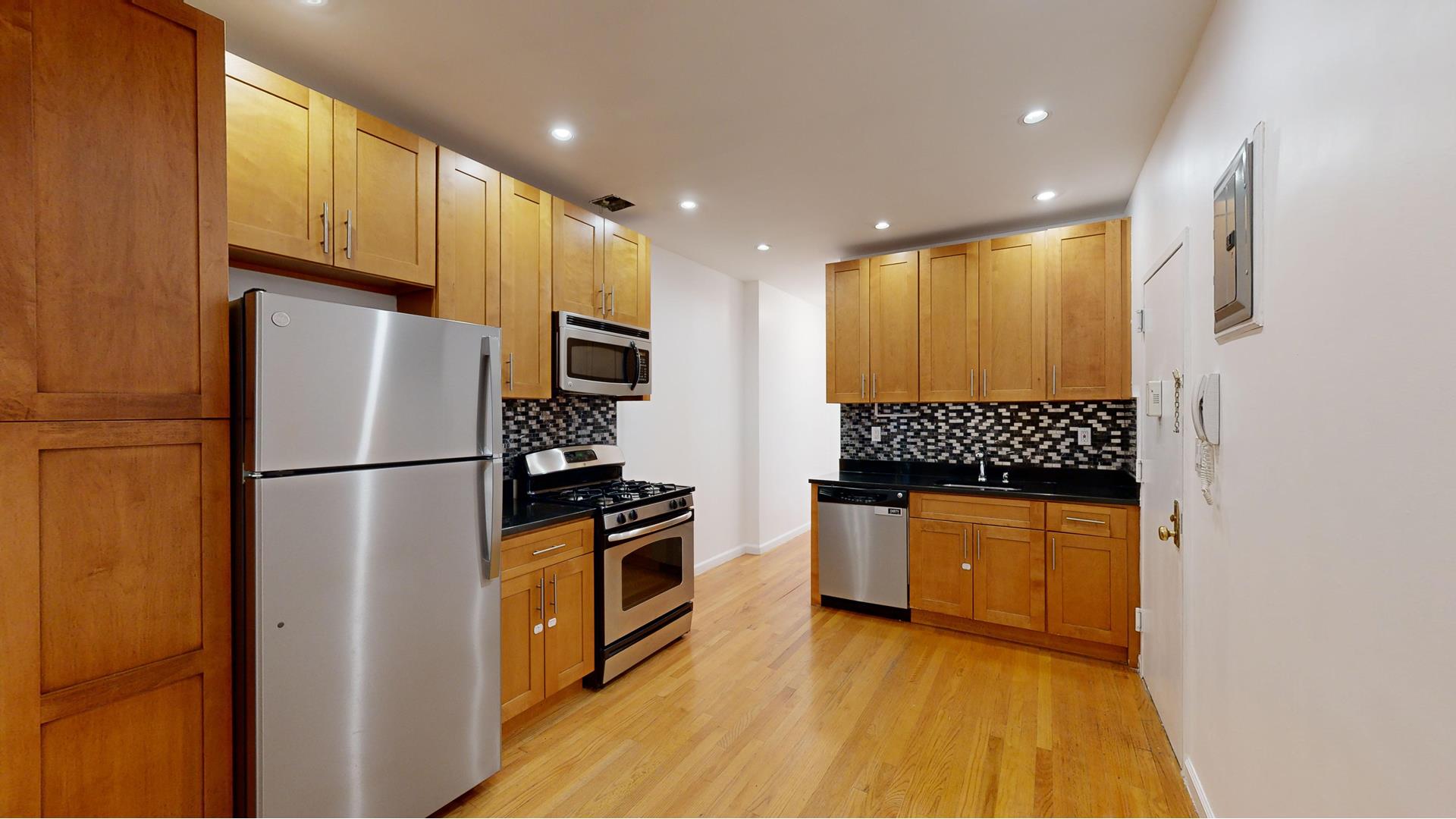 Photo 1 of 327 East 93rd Street 3W, Upper East Side, NYC, $700,000, Web #: 1081774011