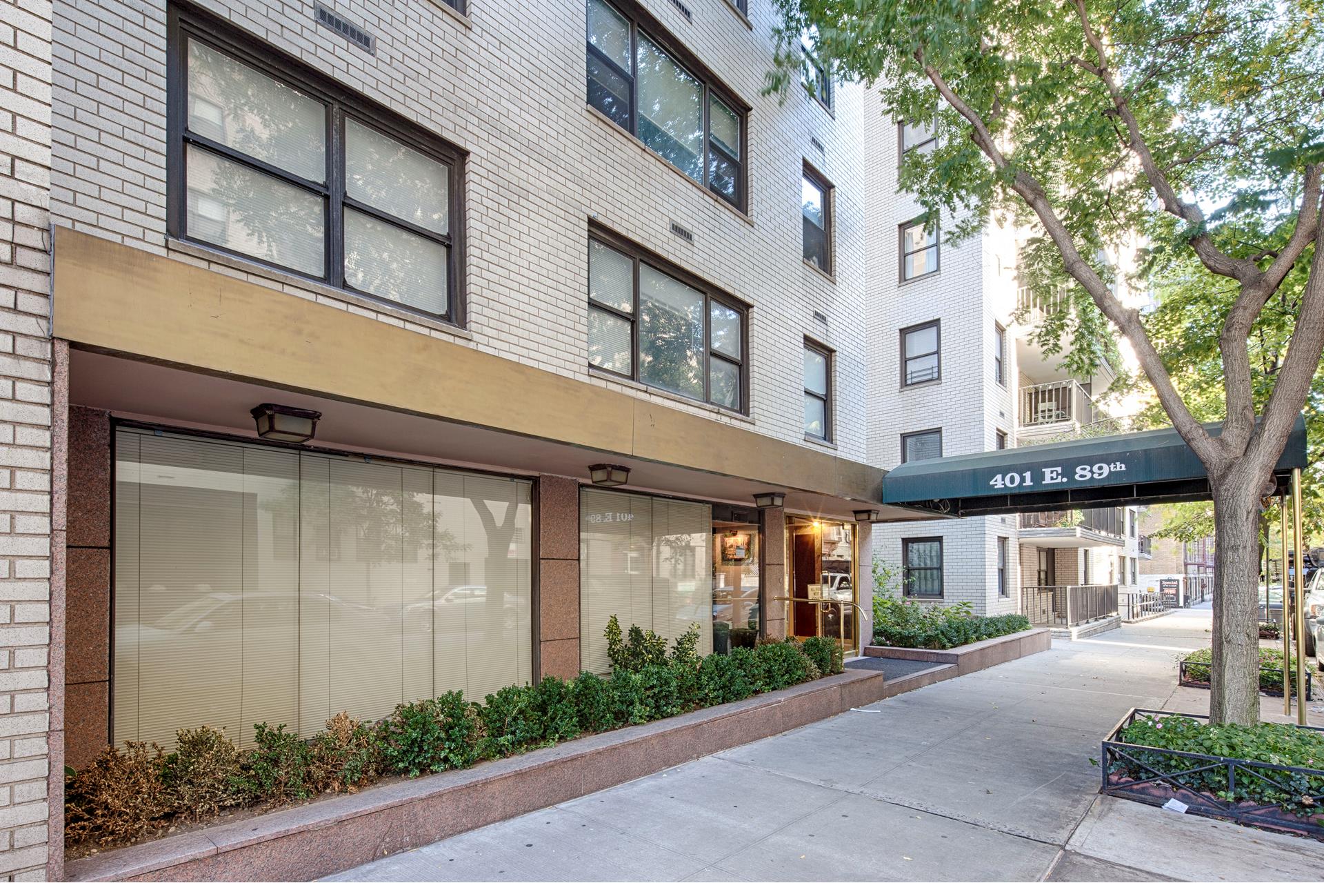 401 East 89th Street 1K, Yorkville, Upper East Side, NYC - 3 Bedrooms  
2.5 Bathrooms  
5 Rooms - 