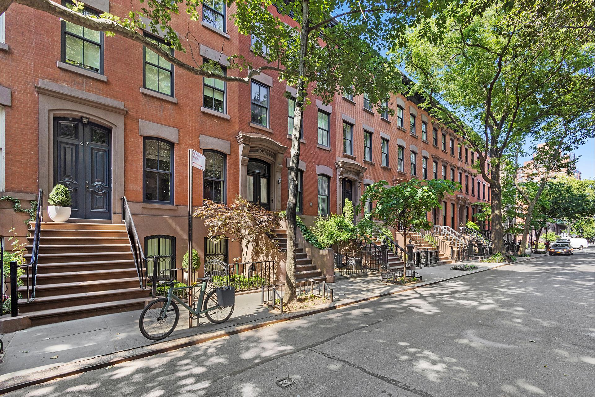 75 Charles Street, West Village, Downtown, NYC - 8 Bedrooms  
8 Bathrooms  
17 Rooms - 