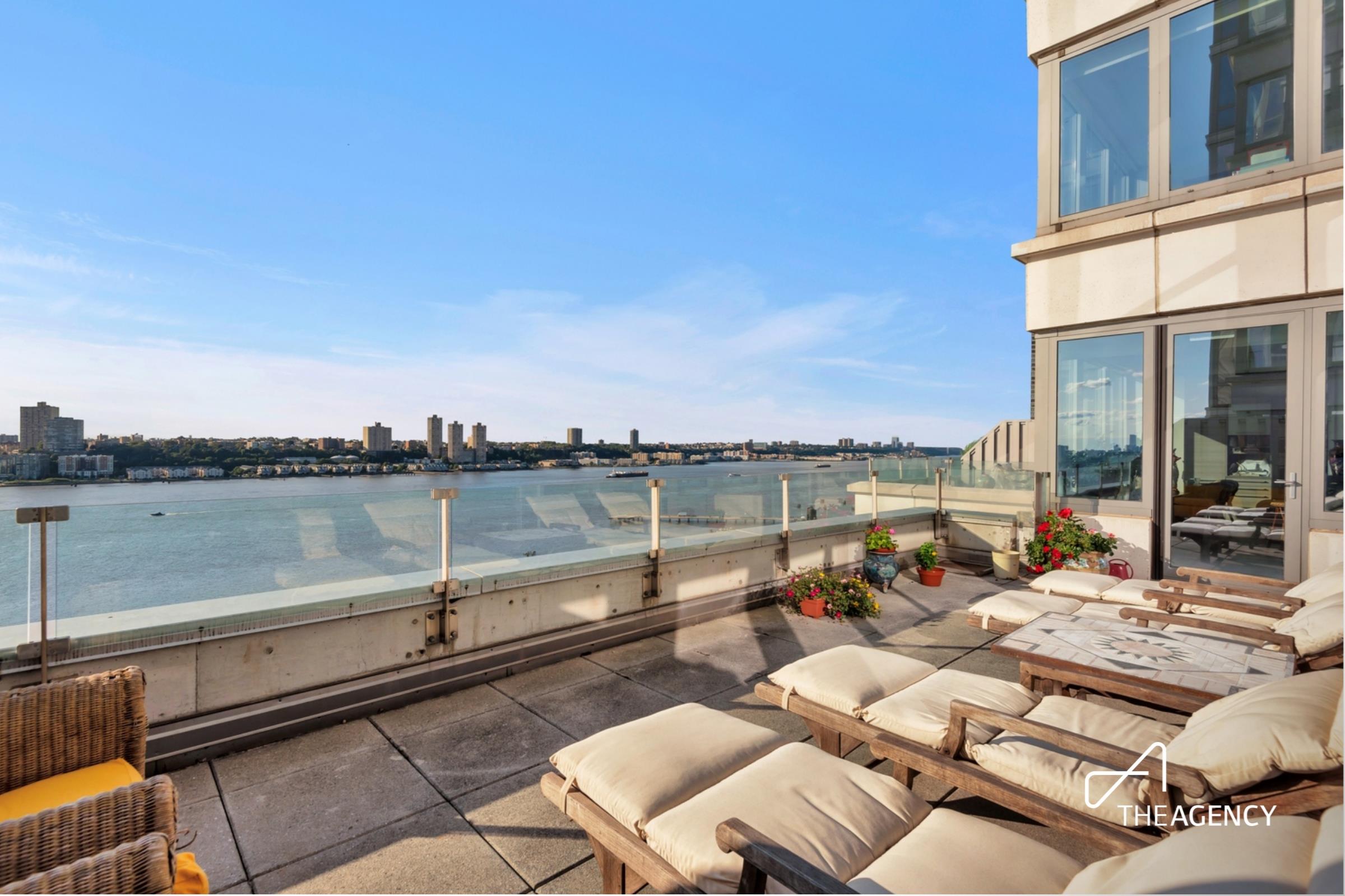 80 Riverside Boulevard 17-C, Lincoln Square, Upper West Side, NYC - 3 Bedrooms  
4.5 Bathrooms  
8 Rooms - 