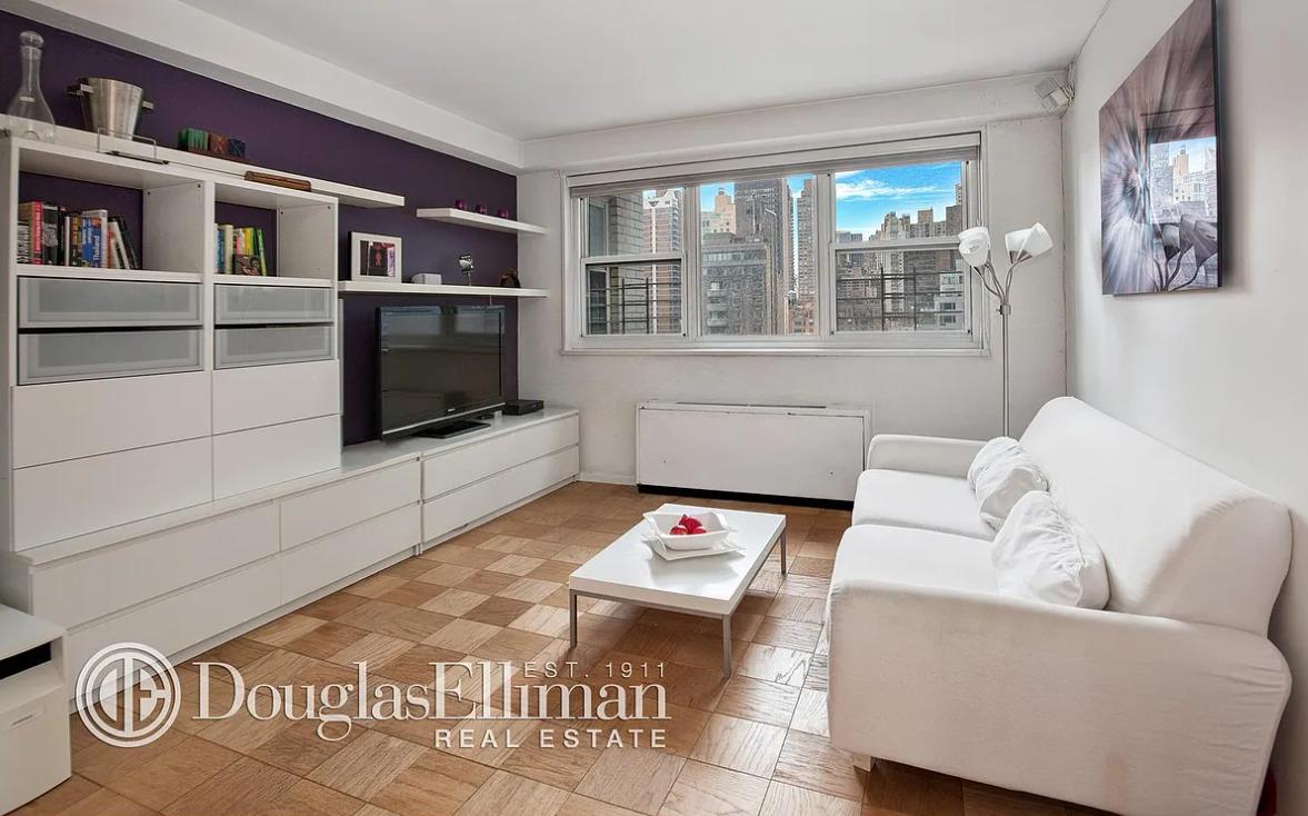 211 East 53rd Street 14E, Sutton Place, Midtown East, NYC - 2 Bedrooms  
1 Bathrooms  
3 Rooms - 