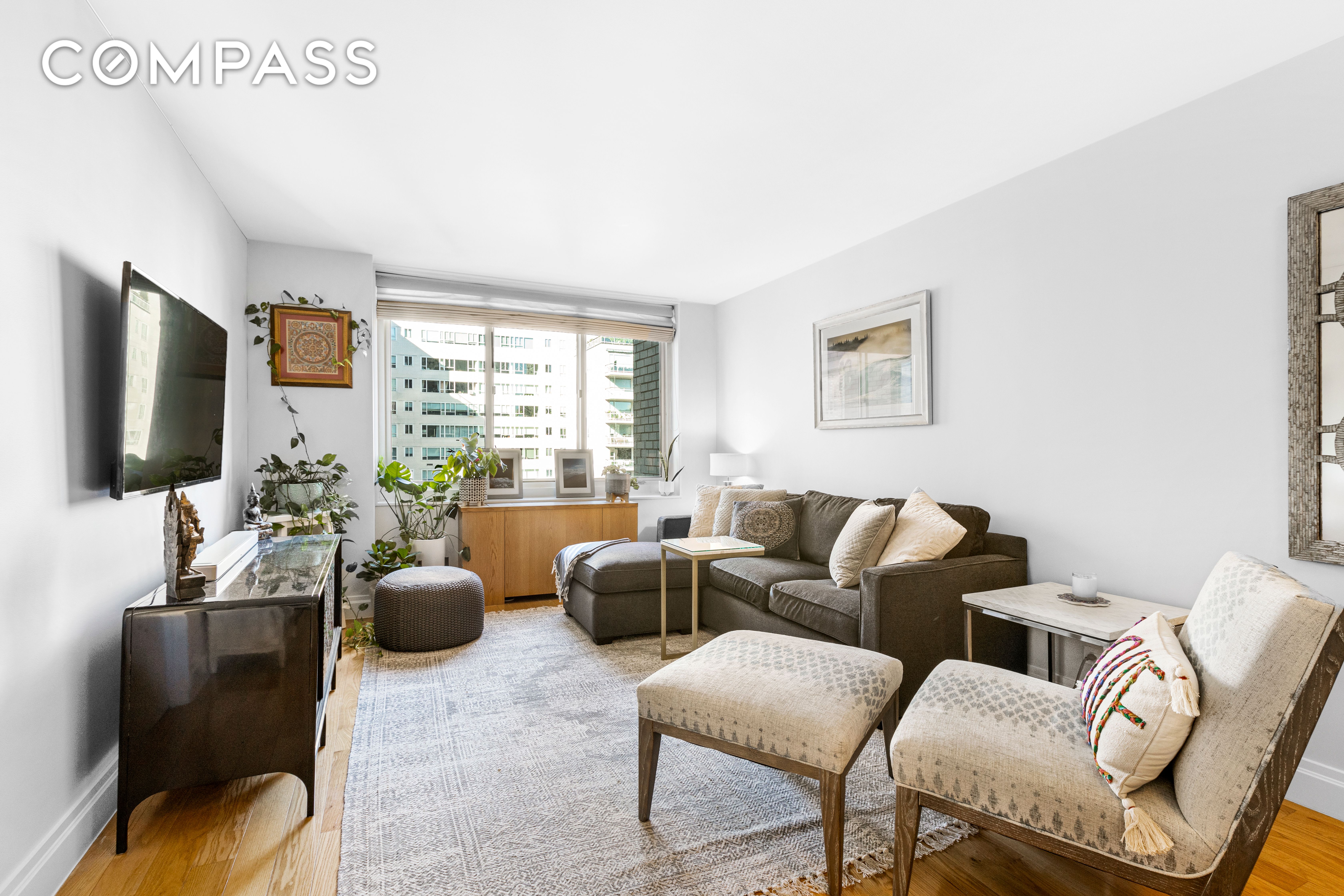 220 East 65th Street 17A, Upper East Side, Upper East Side, NYC - 1 Bedrooms  
1 Bathrooms  
4 Rooms - 