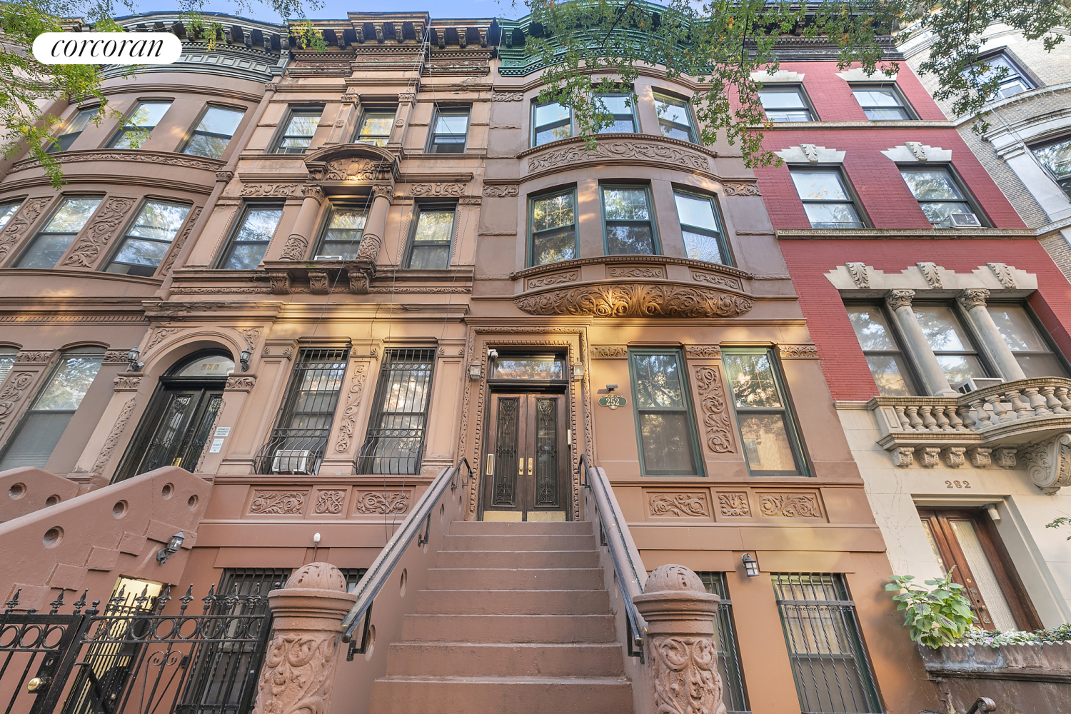 252 West 137th Street, Central Harlem, Upper Manhattan, NYC - 6 Bedrooms  
4 Bathrooms  
10 Rooms - 