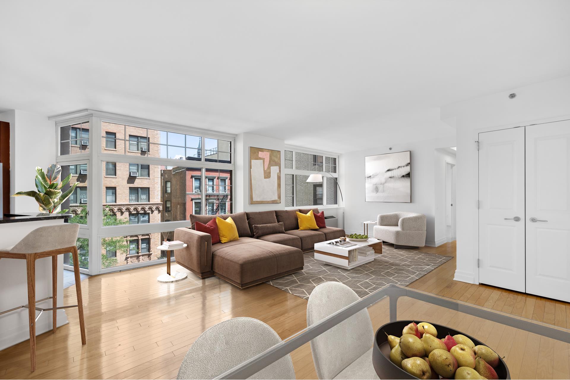 272 West 107th Street 6D, Upper West Side, Upper West Side, NYC - 3 Bedrooms  
2.5 Bathrooms  
5 Rooms - 