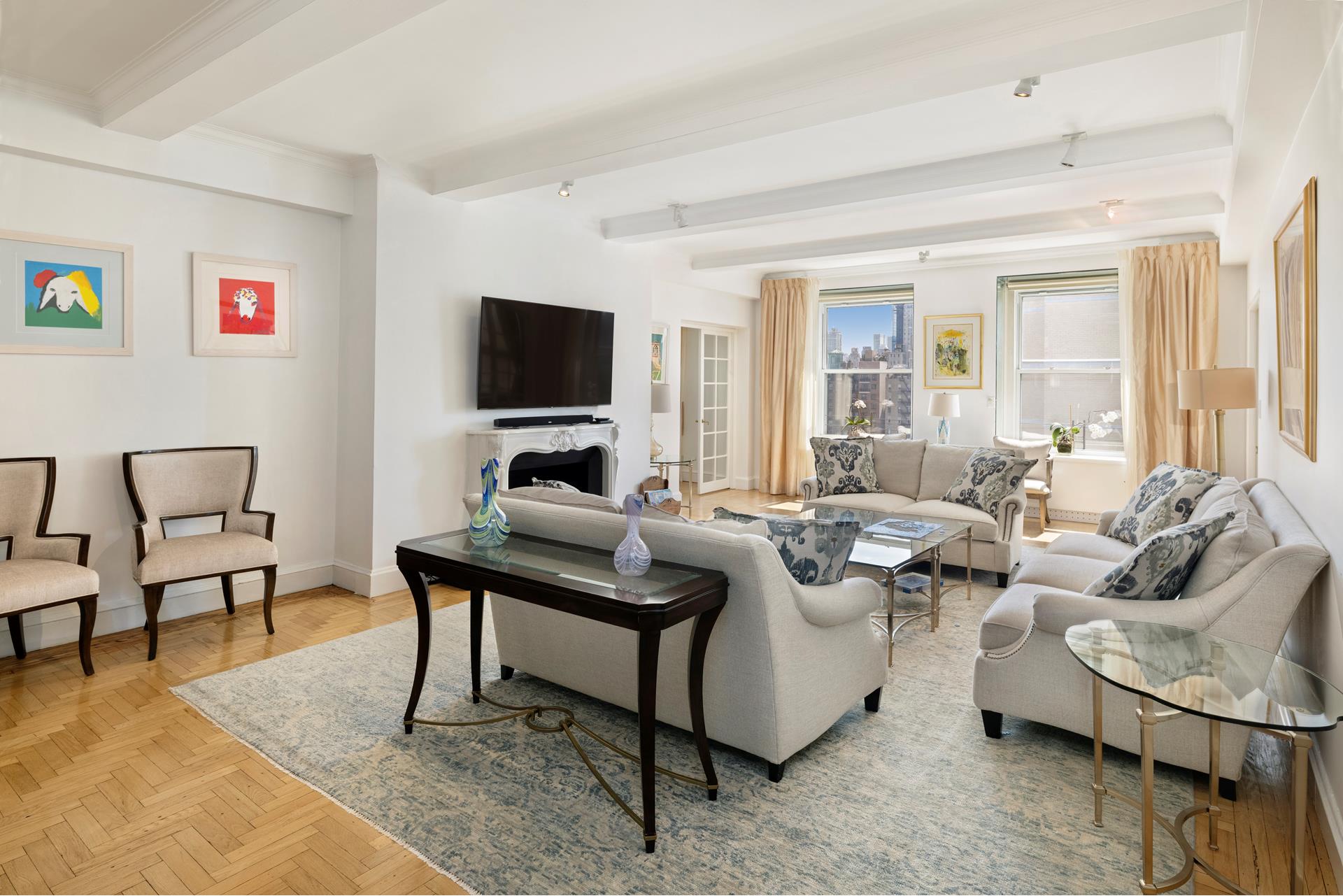 1010 5th Avenue 13A, Upper East Side, Upper East Side, NYC - 5 Bedrooms  
4 Bathrooms  
9 Rooms - 