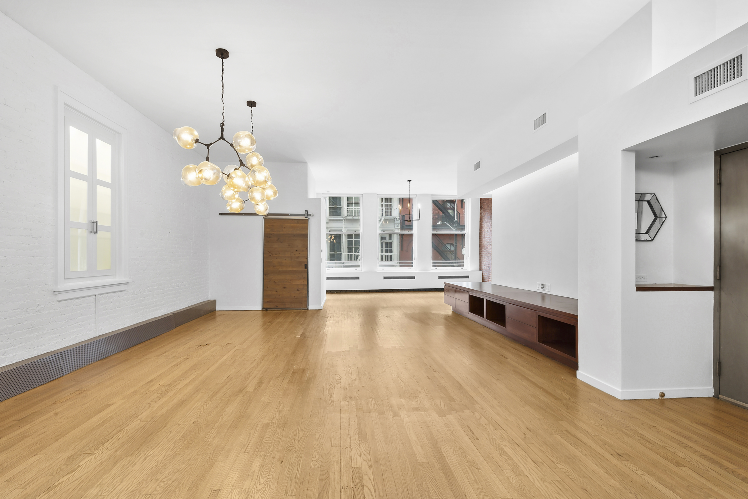 438 Broome Street 2, Soho, Downtown, NYC - 2 Bedrooms  
2 Bathrooms  
8 Rooms - 