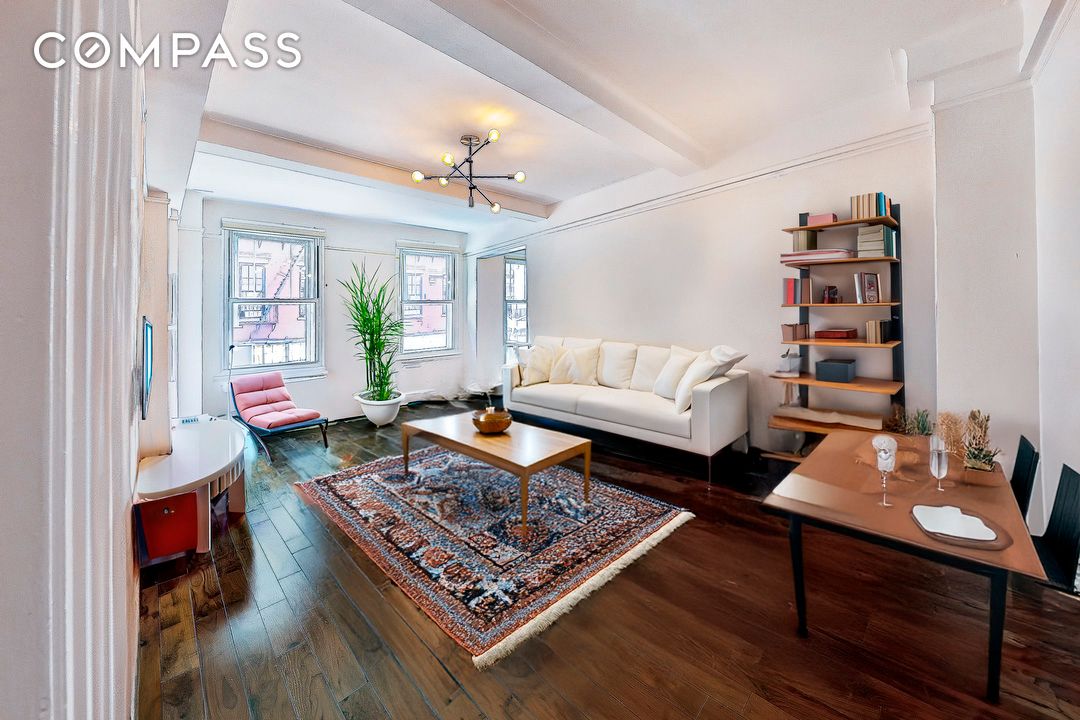 136 Waverly Place 2C, West Village, Downtown, NYC - 1 Bedrooms  
1 Bathrooms  
3 Rooms - 