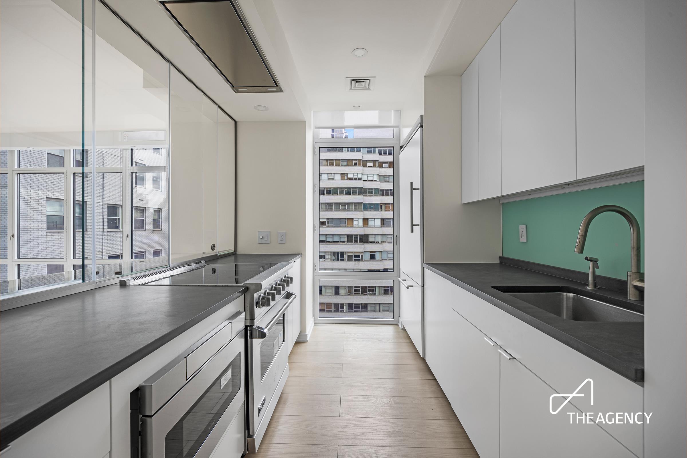 207 East 57th Street 16-A, Midtown East, Midtown East, NYC - 3 Bedrooms  
3 Bathrooms  
7 Rooms - 