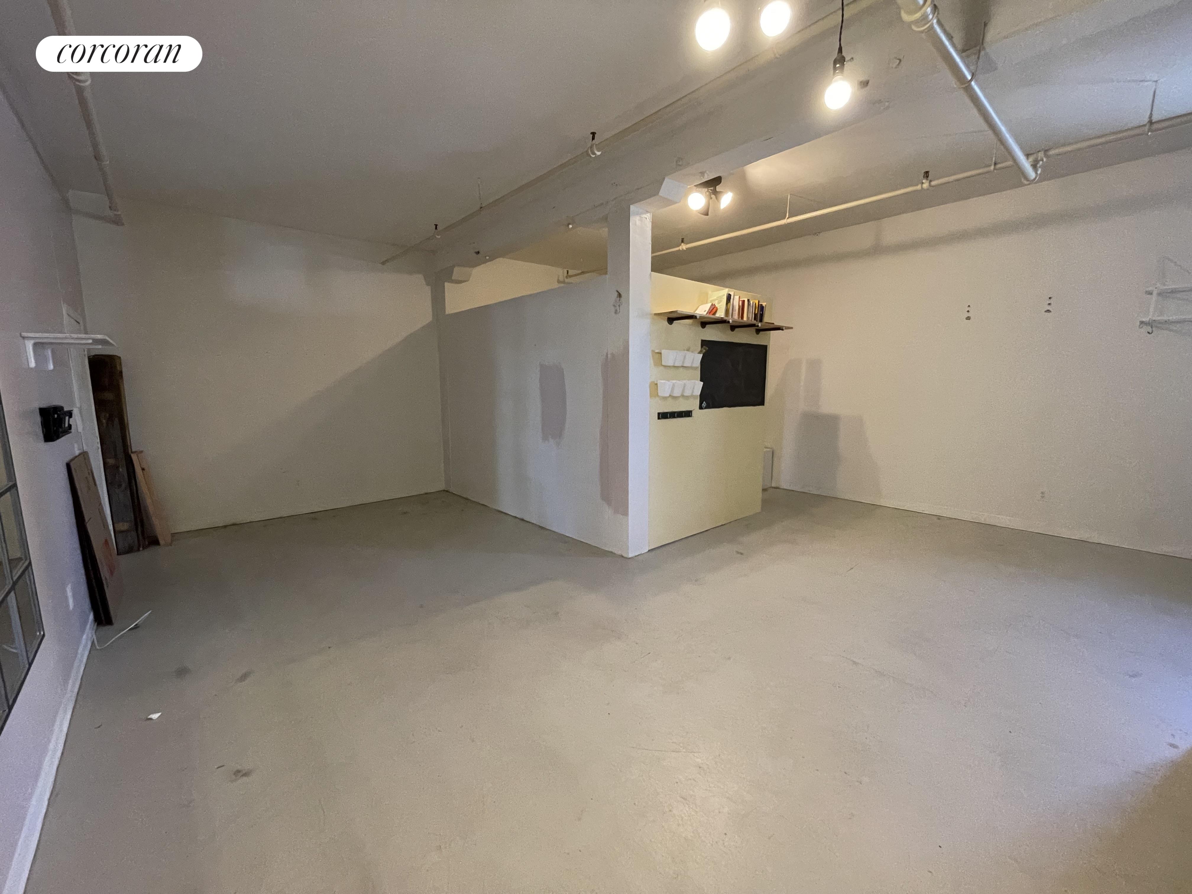 Photo 1 of 125 Green Street 2B, Greenpoint, New York, $2,900, Web #: 1084822053