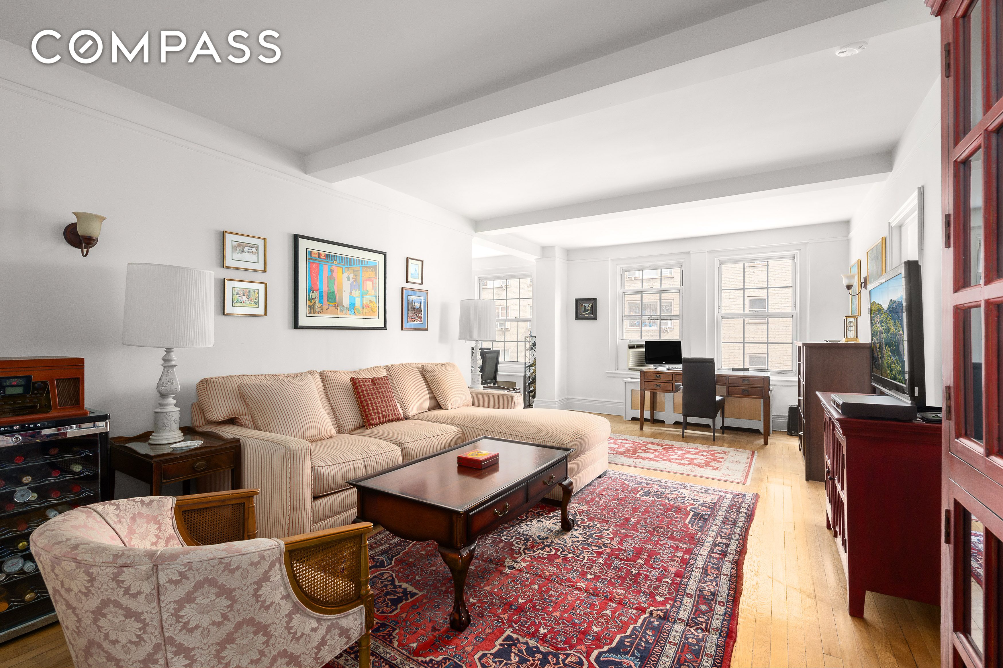 16 Park Avenue 7A, Murray Hill, Midtown East, NYC - 2 Bedrooms  
1 Bathrooms  
5 Rooms - 