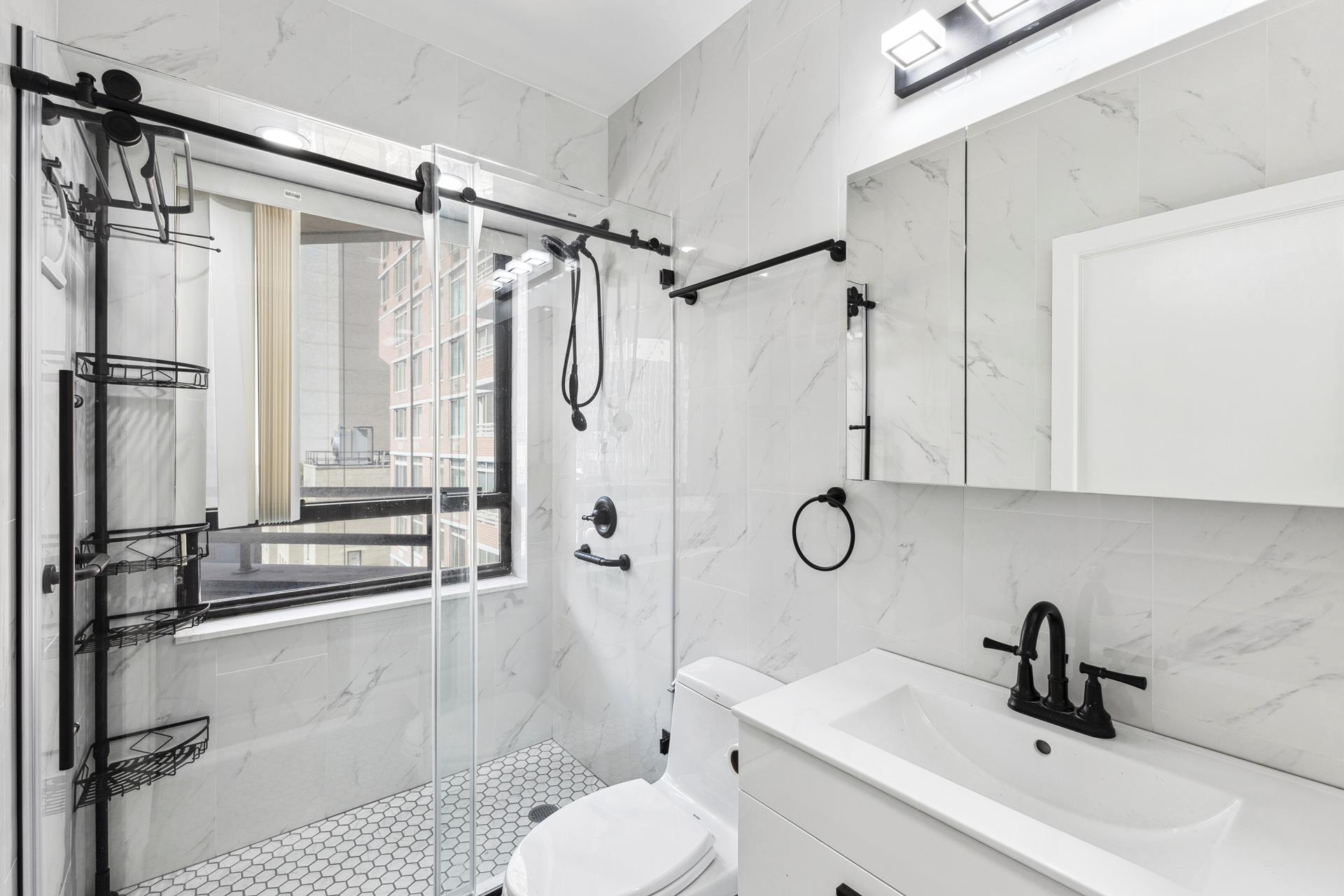 240 East 47th Street 13F, Turtle Bay, Midtown East, NYC - 2 Bedrooms  
2 Bathrooms  
4 Rooms - 