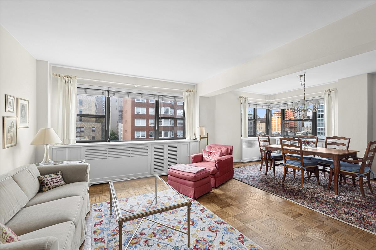 305 East 72nd Street 10-H, Upper East Side, Upper East Side, NYC - 2 Bedrooms  
1 Bathrooms  
4 Rooms - 