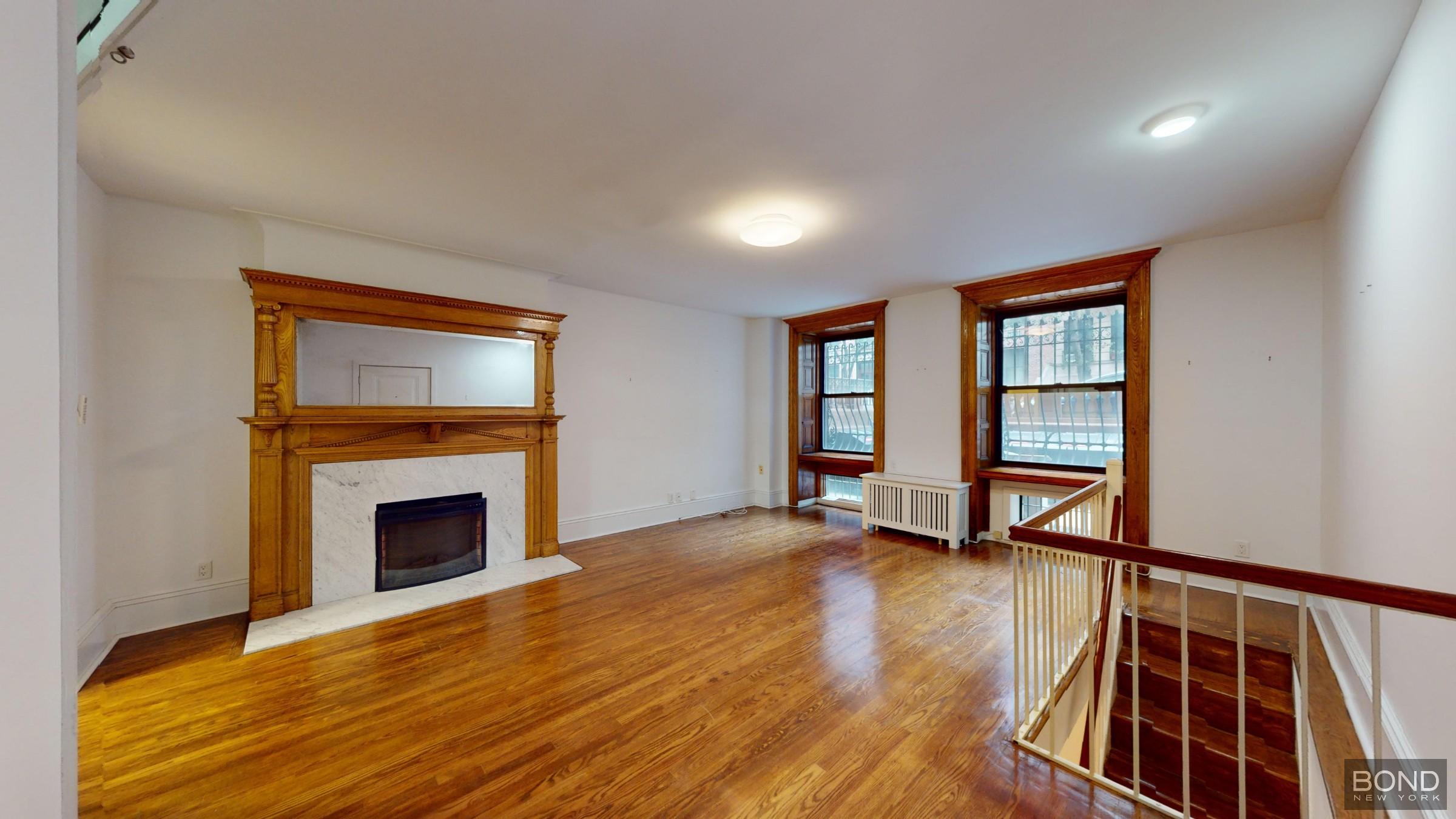 14 West 69th Street 1, Upper West Side, Upper West Side, NYC - 2 Bedrooms  
1.5 Bathrooms  
4 Rooms - 