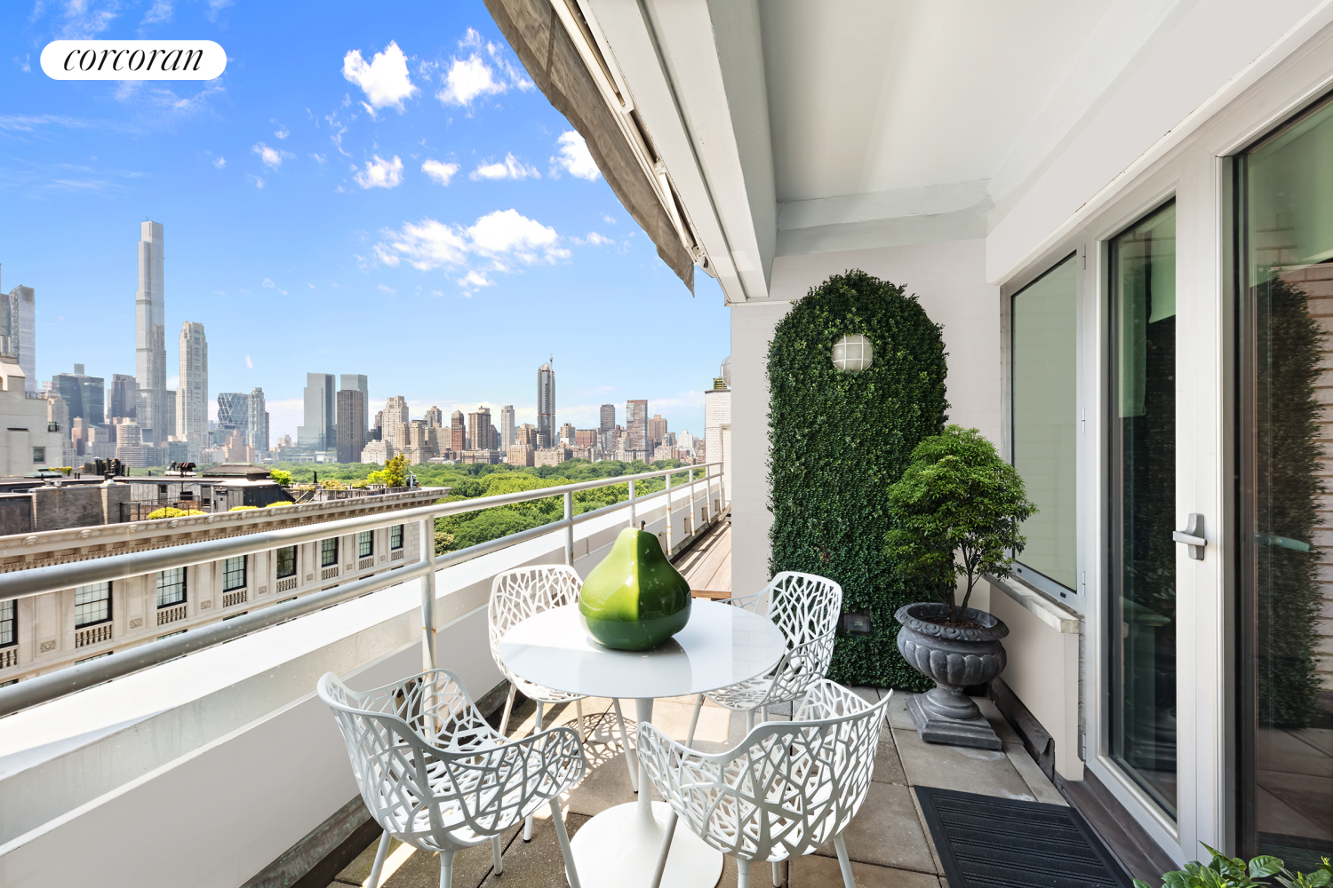 910 5th Avenue 15/16C, Lenox Hill, Upper East Side, NYC - 4 Bedrooms  
4.5 Bathrooms  
11 Rooms - 