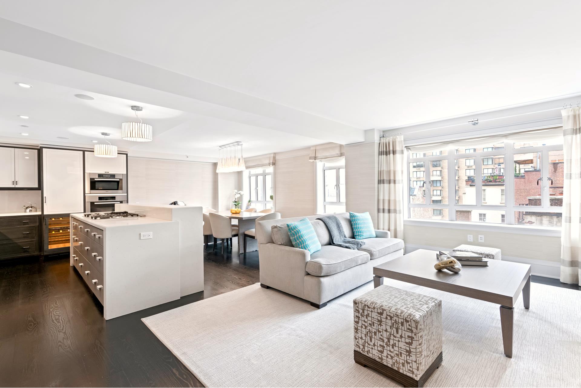 21 East 61st Street 8E, Lenox Hill, Upper East Side, NYC - 3 Bedrooms  
3.5 Bathrooms  
9 Rooms - 