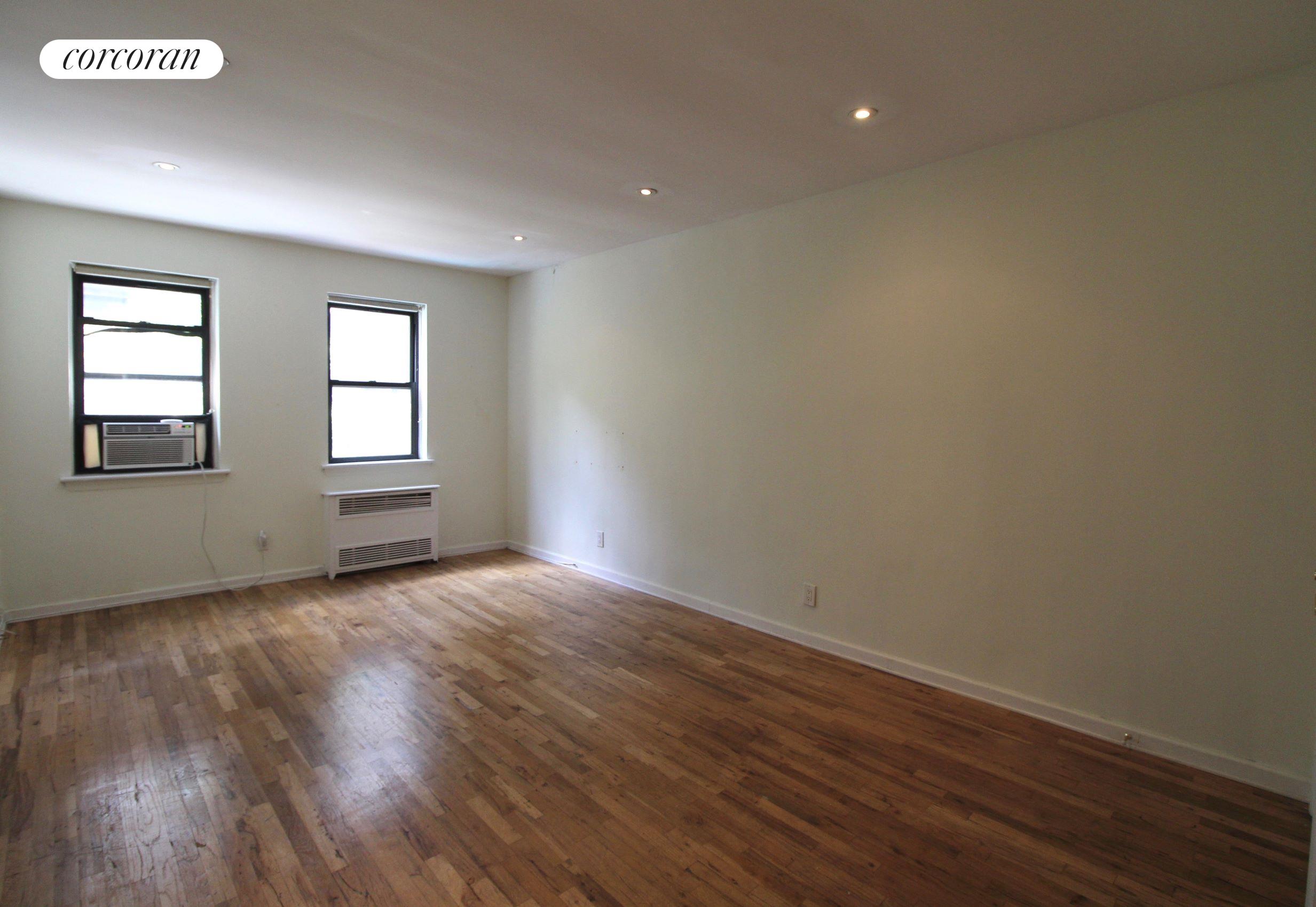 Photo 1 of 29 East 20th Street 4F, Flatiron, NYC, $3,650, Web #: 1086126465