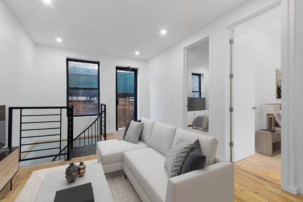 1721 East 8th Street 1R, Midwood, Brooklyn, New York - 1 Bedrooms  
10 Bathrooms  
3 Rooms - 