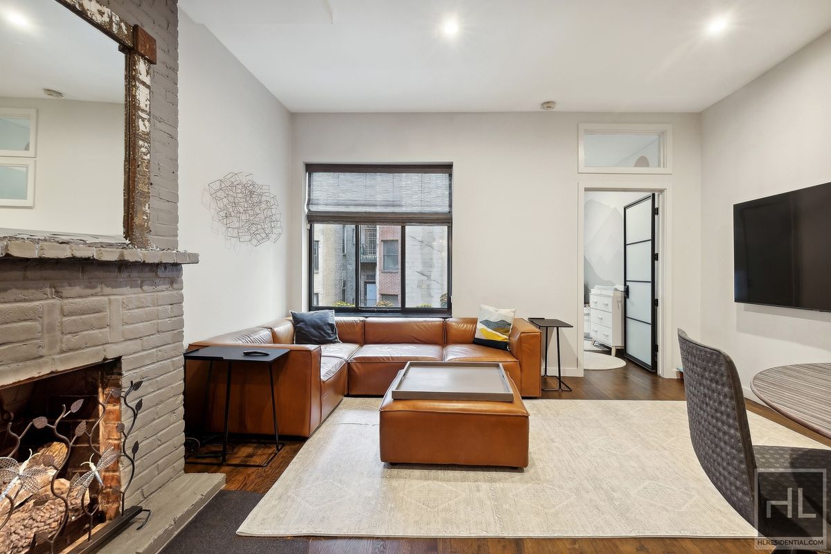 258 West 93rd Street 3Ab, Upper West Side, Upper West Side, NYC - 2 Bedrooms  
2 Bathrooms  
4 Rooms - 