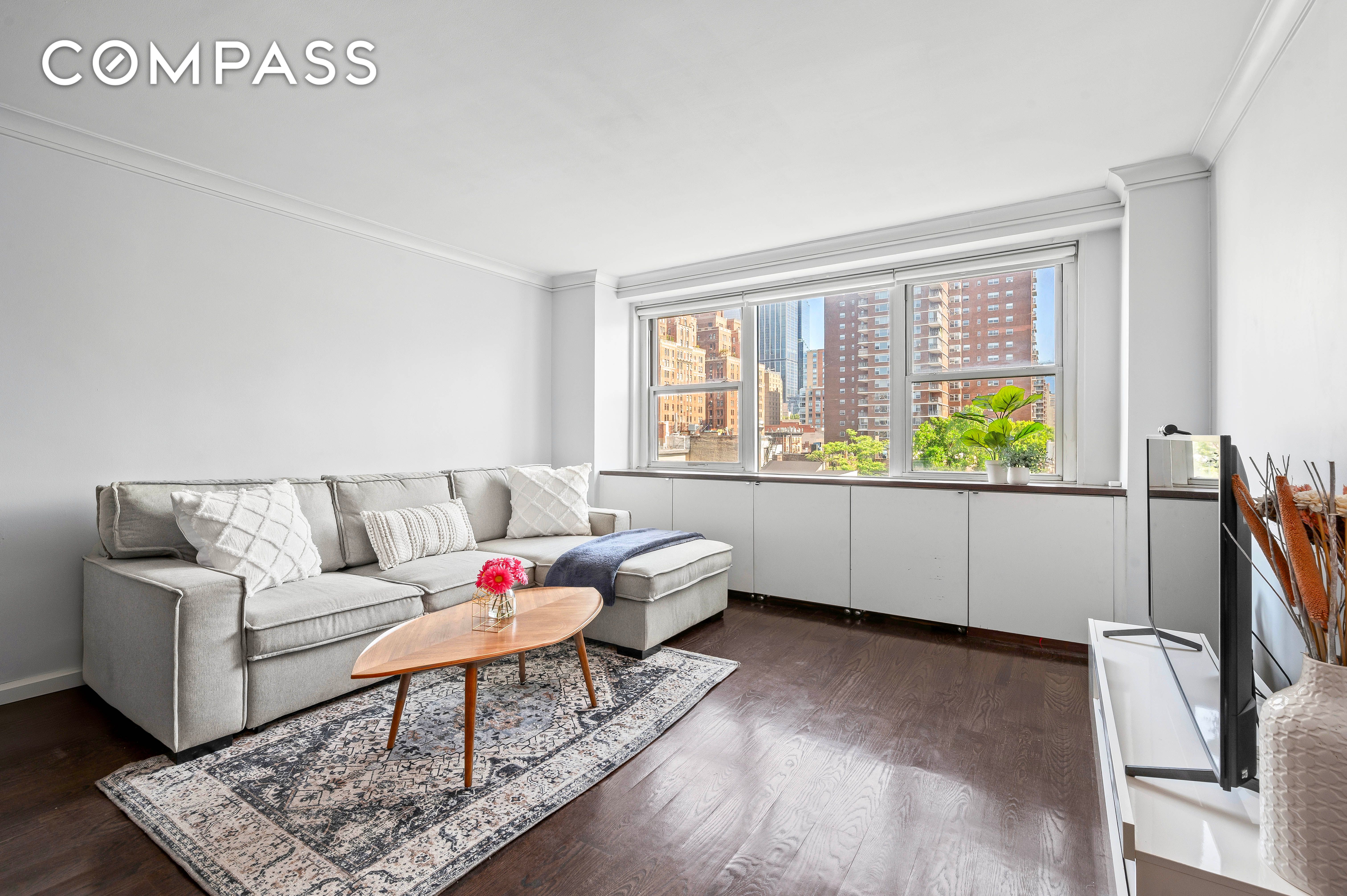 360 West 22nd Street 8K, Chelsea, Downtown, NYC - 1 Bedrooms  
1 Bathrooms  
3 Rooms - 