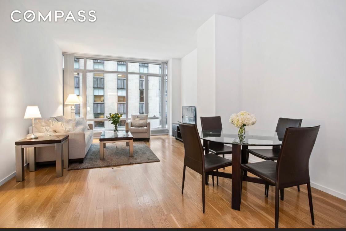 18 West 48th Street 3B, Midtown Central, Midtown East, NYC - 1 Bedrooms  
1.5 Bathrooms  
4 Rooms - 