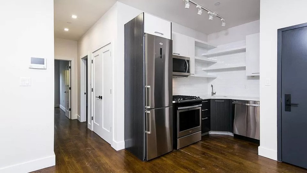 1778 Bergen Street 2A, Crown Heights, Brooklyn, New York - 2 Bedrooms  
2 Bathrooms  
4 Rooms - 