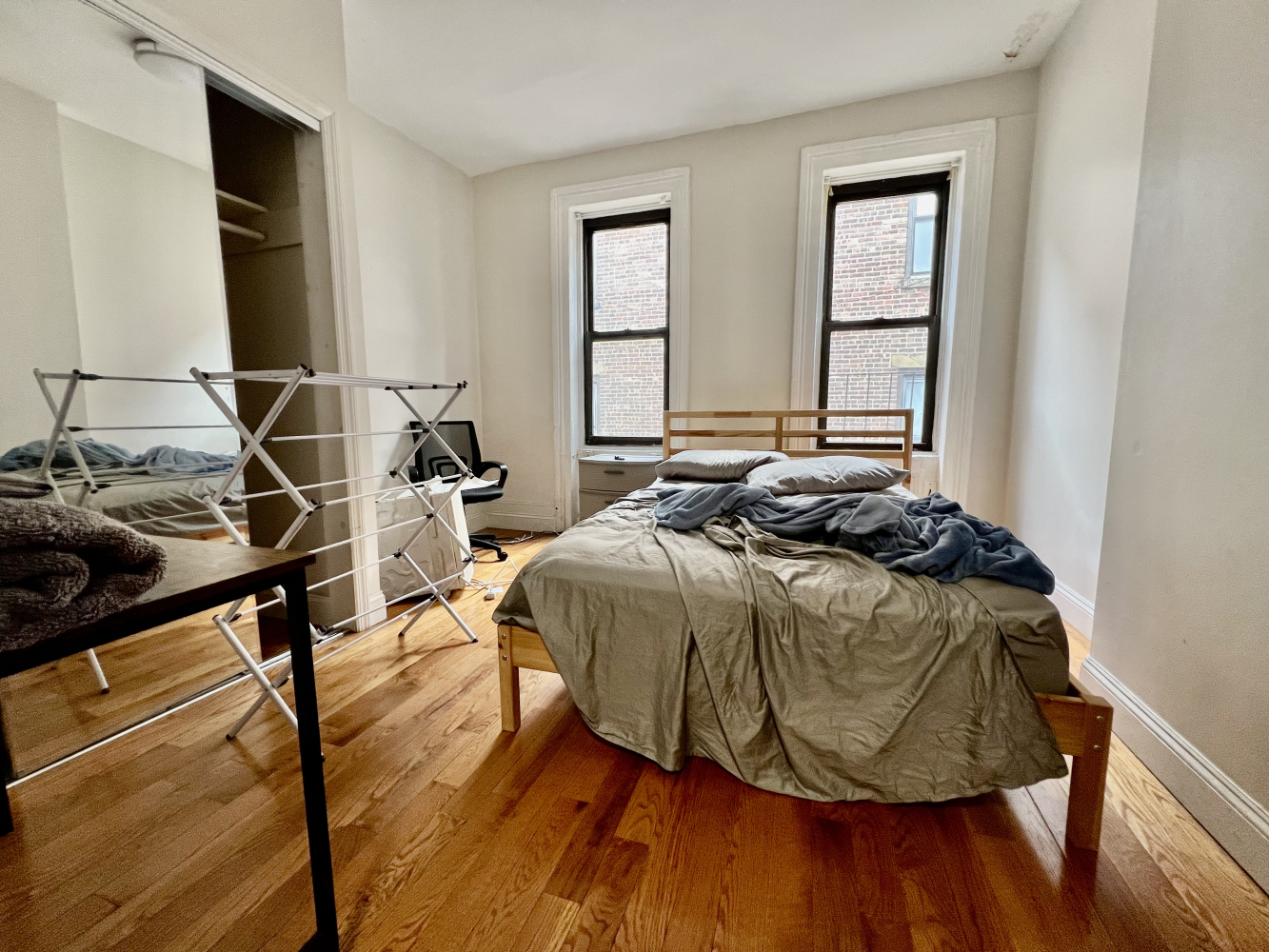 1735 2nd Avenue 4N, Yorkville, Upper East Side, NYC - 2 Bedrooms  
1 Bathrooms  
4 Rooms - 