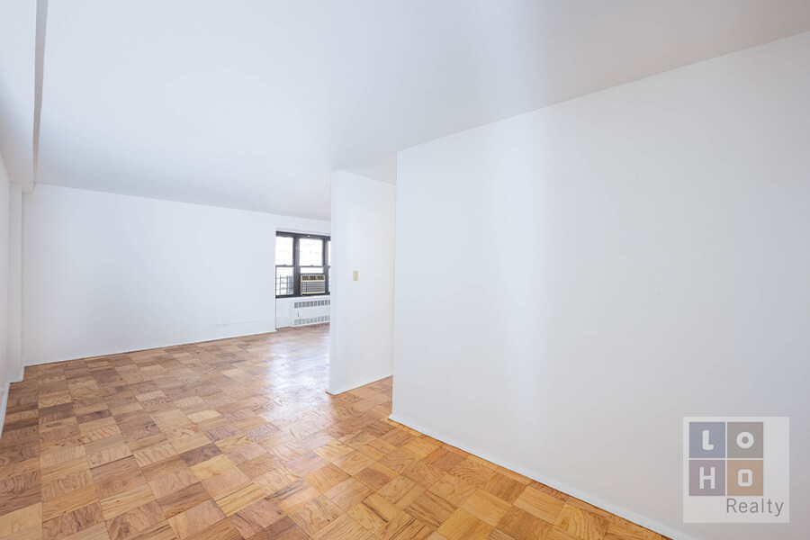 413 East Grand Street F505, Lower East Side, Downtown, NYC - 2 Bedrooms  
1 Bathrooms  
4 Rooms - 