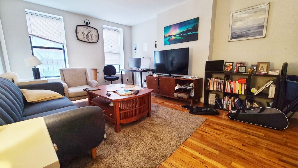 856 8th Avenue 3A, Midtown West, Midtown West, NYC - 1 Bedrooms  
1 Bathrooms  
4 Rooms - 