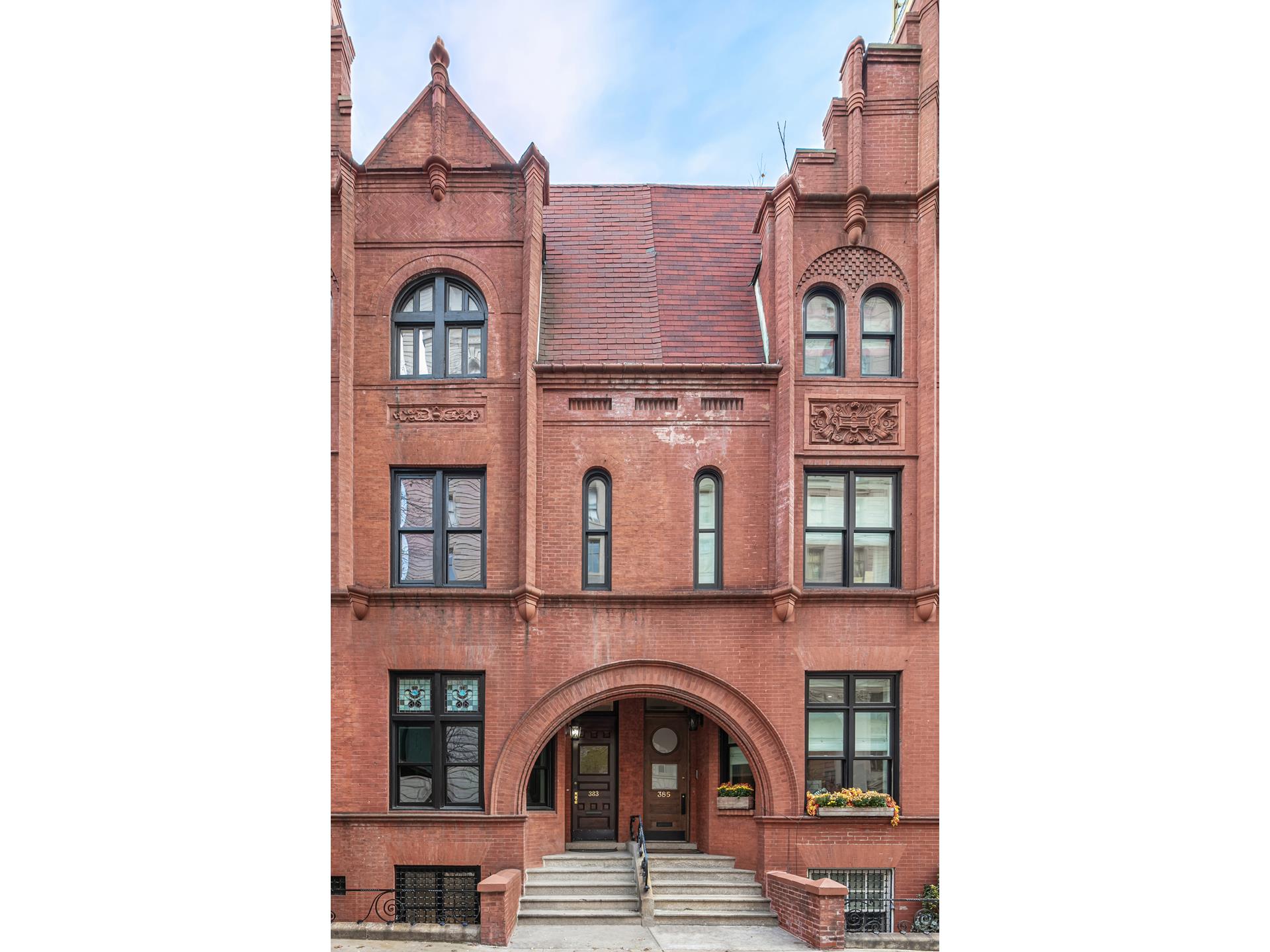 383 West End Avenue, Upper West Side, Upper West Side, NYC - 6 Bedrooms  
4.5 Bathrooms  
10 Rooms - 