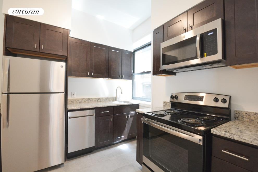 530 West 123rd Street 9, Morningside Heights, Upper Manhattan, NYC - 4 Bedrooms  
1 Bathrooms  
7 Rooms - 