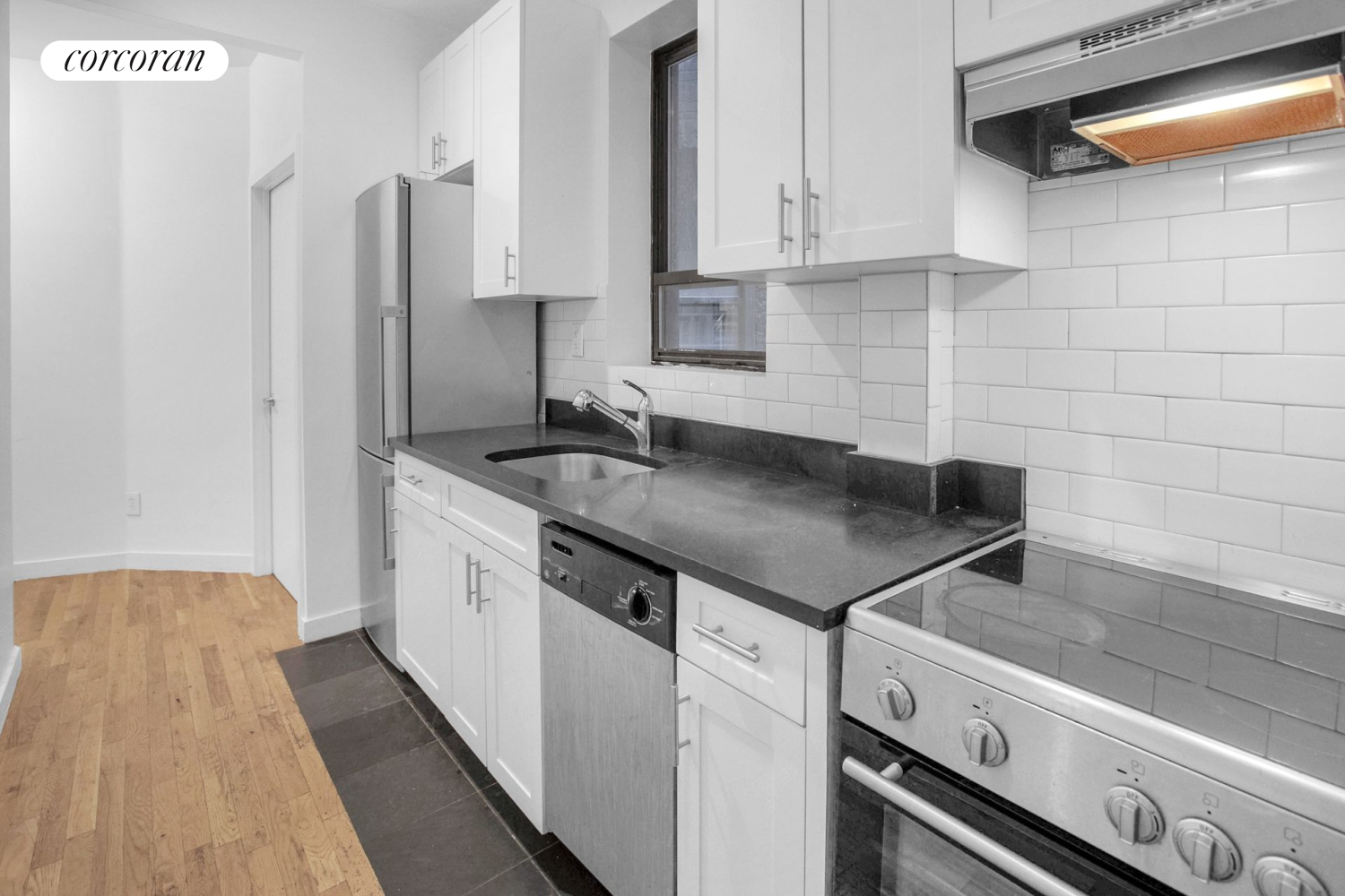 315 East 89th Street 1E, Yorkville, Upper East Side, NYC - 3 Bedrooms  
1 Bathrooms  
5 Rooms - 