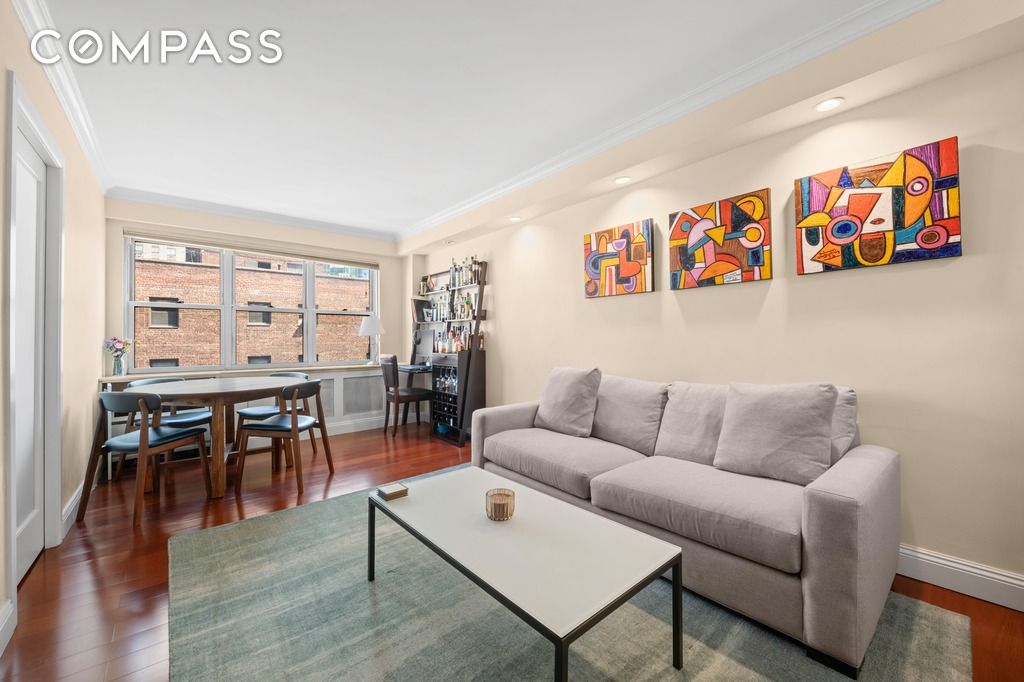 166 East 35th Street 15C, Murray Hill, Midtown East, NYC - 1 Bedrooms  
1 Bathrooms  
2 Rooms - 