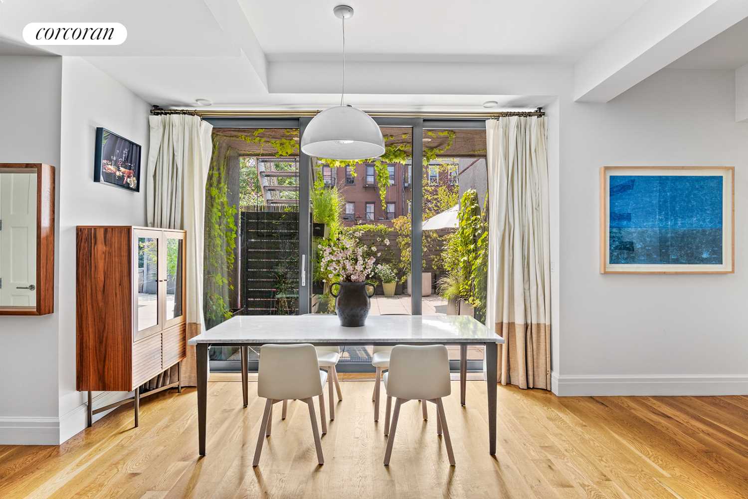 170 South 1st Street 2B, Williamsburg, Brooklyn, New York - 3 Bedrooms  
2.5 Bathrooms  
8 Rooms - 