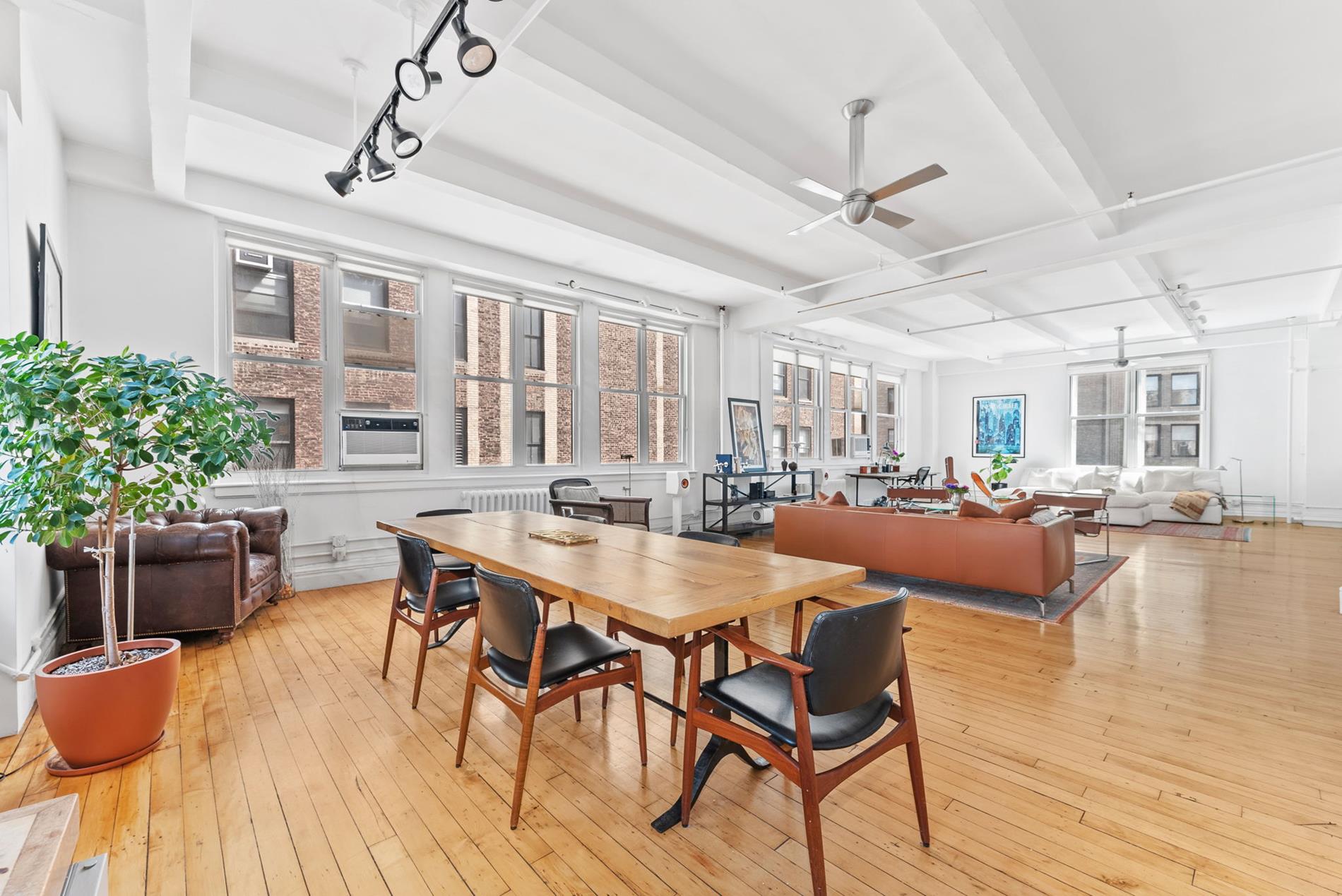 7 East 20th Street 11-R, Flatiron District, Downtown, NYC - 1 Bedrooms  
1.5 Bathrooms  
4 Rooms - 