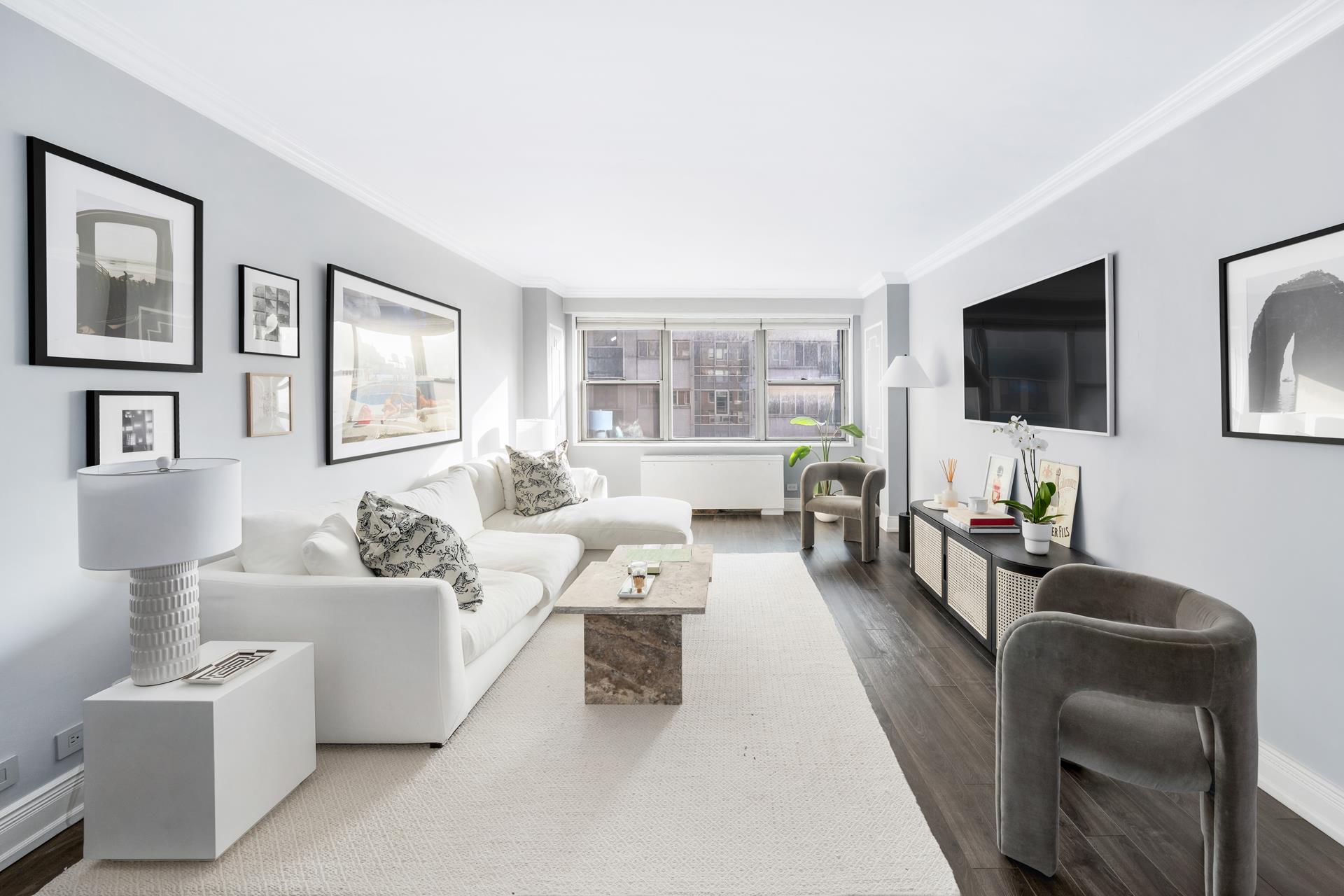 10 West 15th Street 816, Flatiron, Downtown, NYC - 1 Bedrooms  
1 Bathrooms  
4 Rooms - 