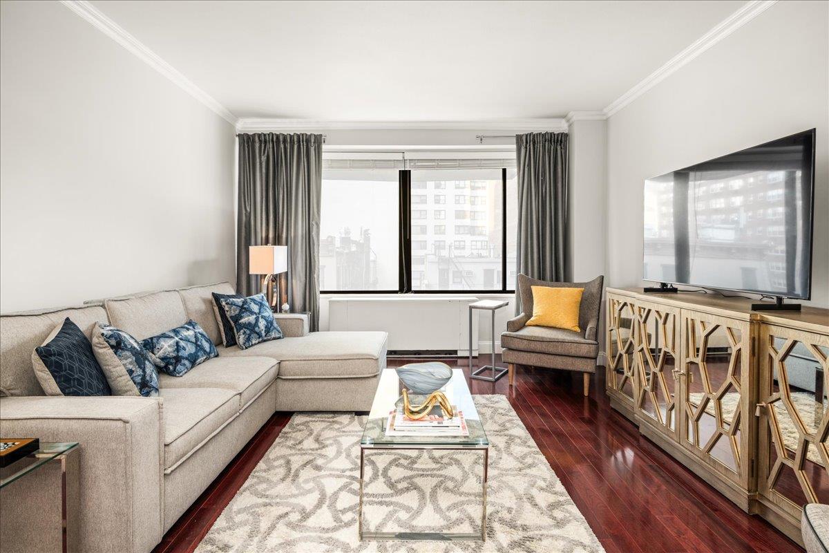 Photo 1 of 203 East 72nd Street 5-E, Upper East Side, NYC, $785,000, Web #: 1086539328