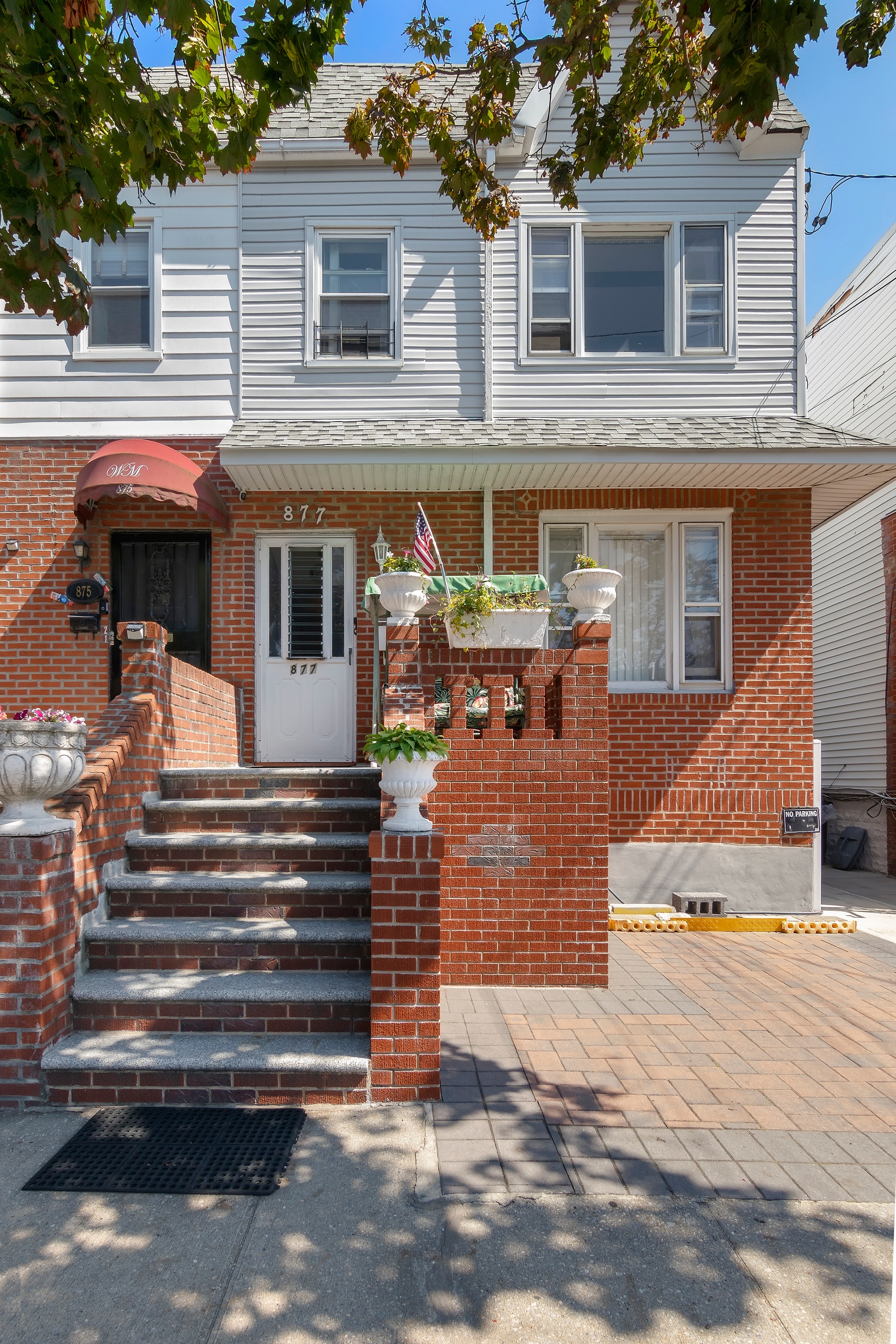 877 East 94th Street, Canarsie, Brooklyn, New York - 6 Bedrooms  
3 Bathrooms  
9 Rooms - 