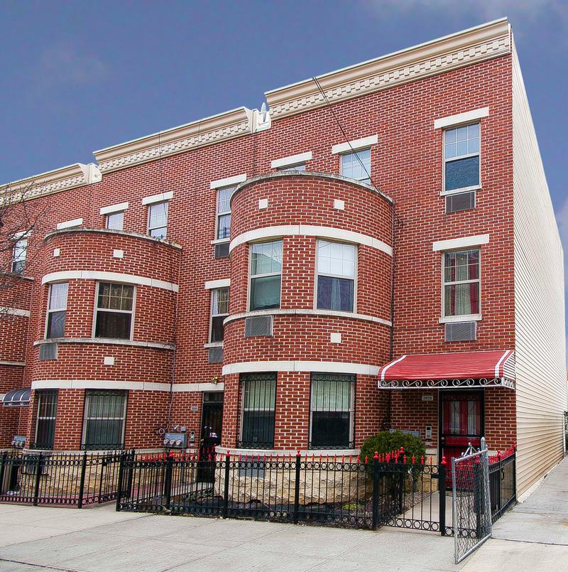 2028 Bergen Street, Ocean Hill, Brooklyn, New York - 6 Bedrooms  
5 Bathrooms  
12 Rooms - 