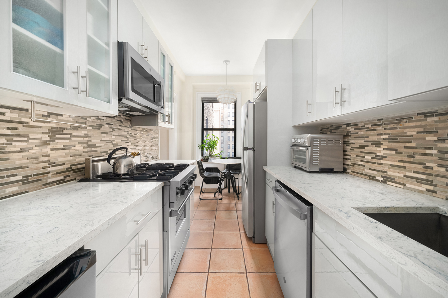 215 West 92nd Street 6H, Upper West Side, Upper West Side, NYC - 1 Bedrooms  
1 Bathrooms  
4 Rooms - 