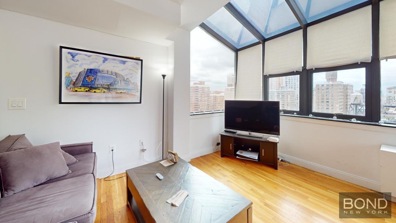 230 East 30th Street 16D, Kips Bay, Midtown East, NYC - 4 Bedrooms  
3 Bathrooms  
6 Rooms - 