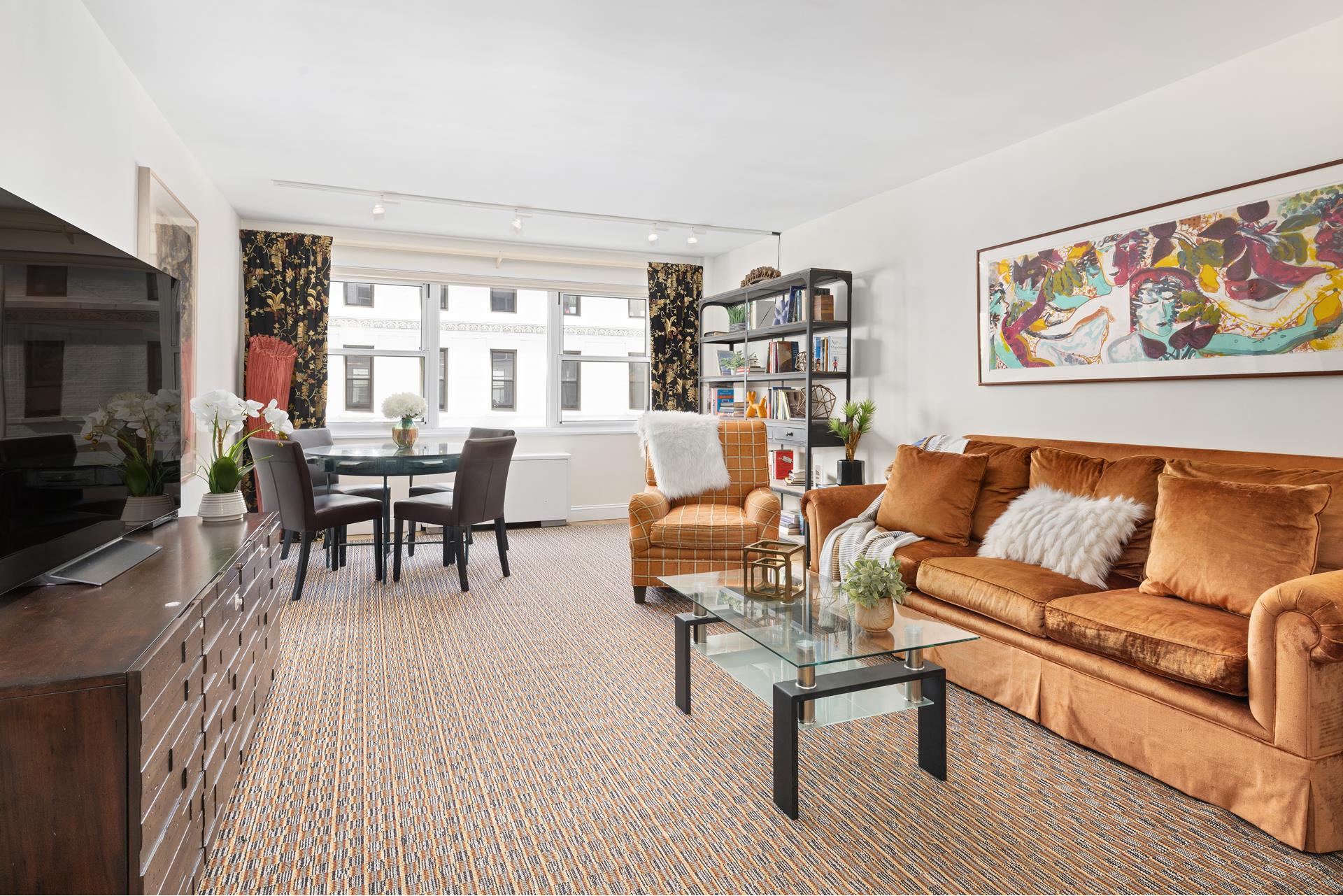 201 East 66th Street 5D, Lenox Hill, Upper East Side, NYC - 1 Bedrooms  
1 Bathrooms  
3 Rooms - 