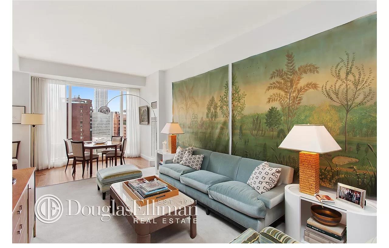 1 Central Park 28F, Lincoln Square, Upper West Side, NYC - 1 Bedrooms  
2 Bathrooms  
4 Rooms - 