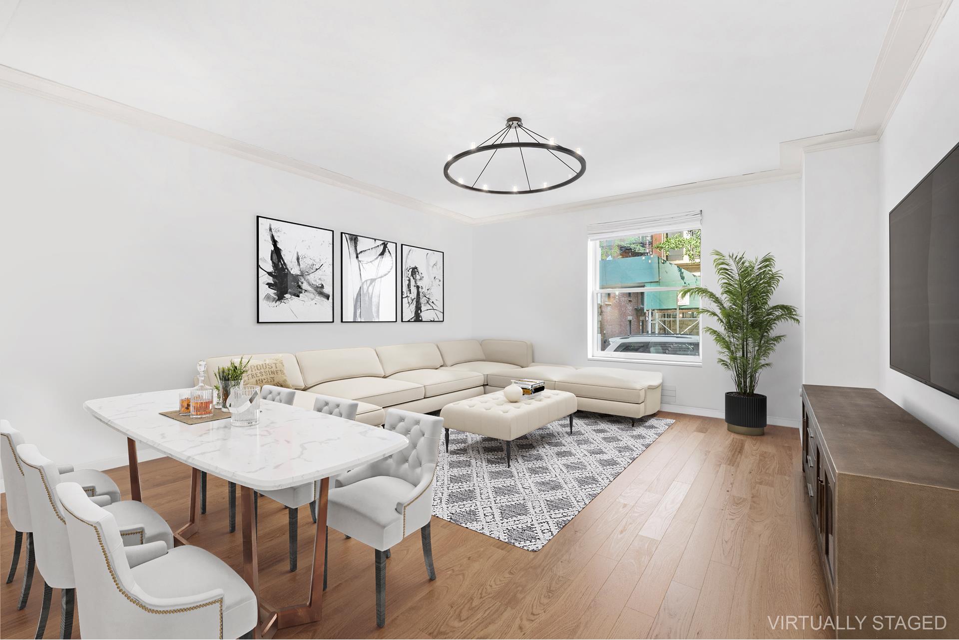 350 West 71st Street Maisonette, Lincoln Square, Upper West Side, NYC - 3 Bedrooms  
2.5 Bathrooms  
8 Rooms - 