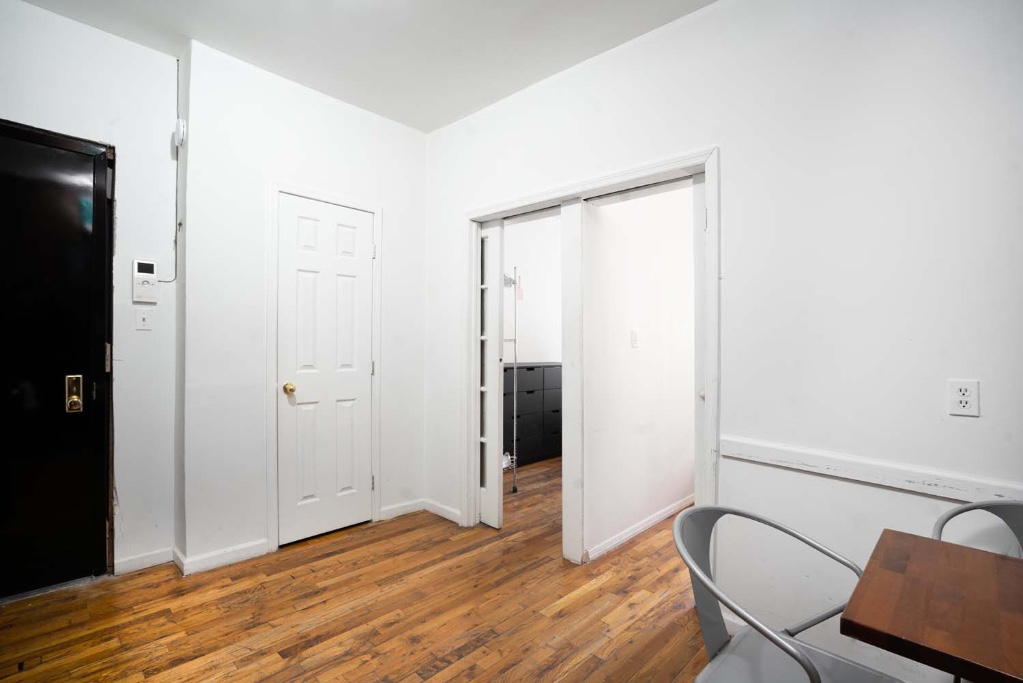 Photo 1 of 160 East 102nd Street 1F, East Harlem, NYC, $2,200, Web #: 1086696835