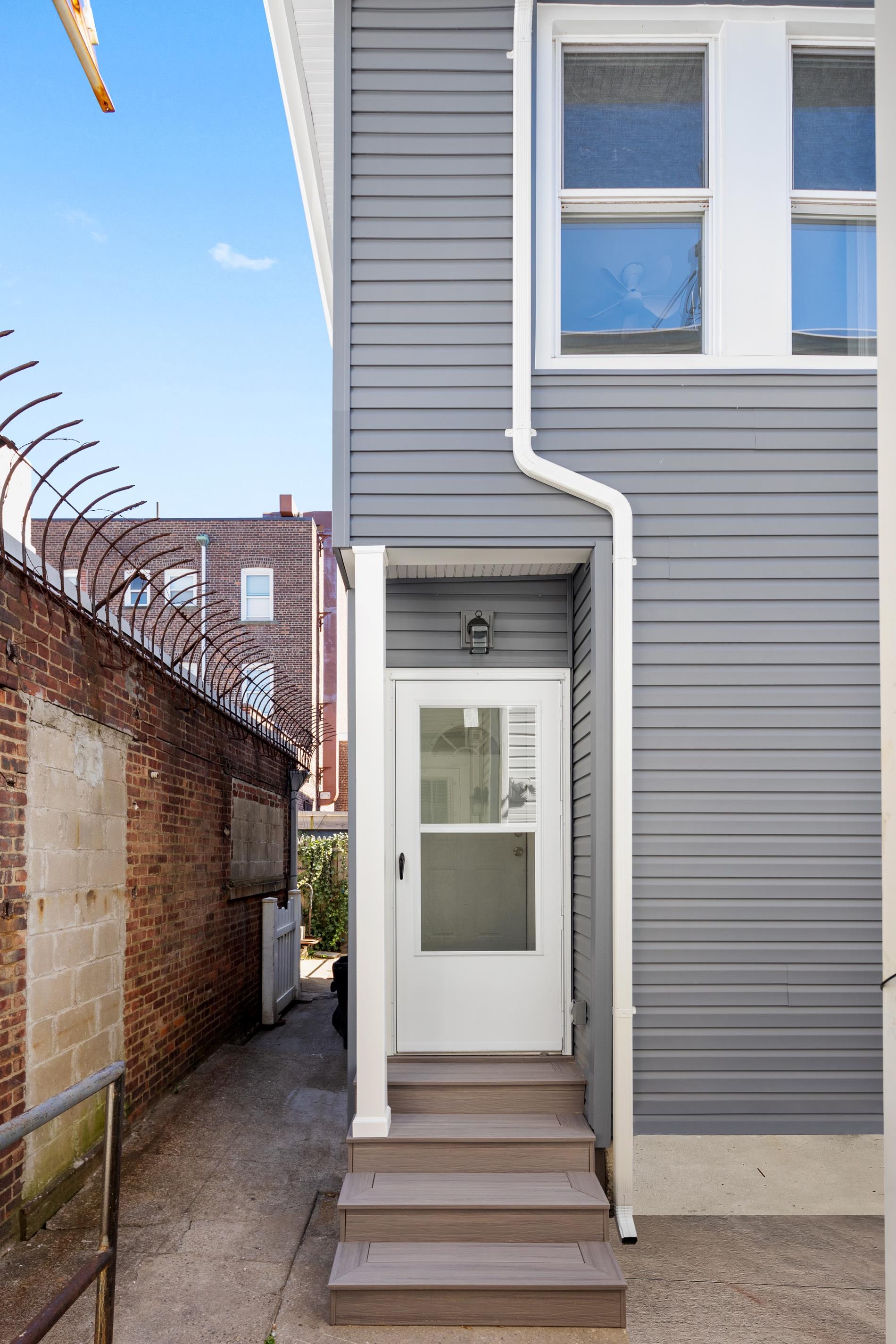 212D Beach 117th Street, Rockaway Park, Queens, New York - 3 Bedrooms  
1 Bathrooms  
5 Rooms - 