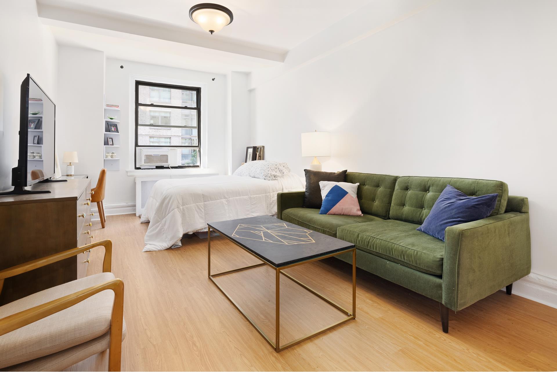 121 West 72nd Street 4A, Upper West Side, Upper West Side, NYC - 1 Bathrooms  
2 Rooms - 