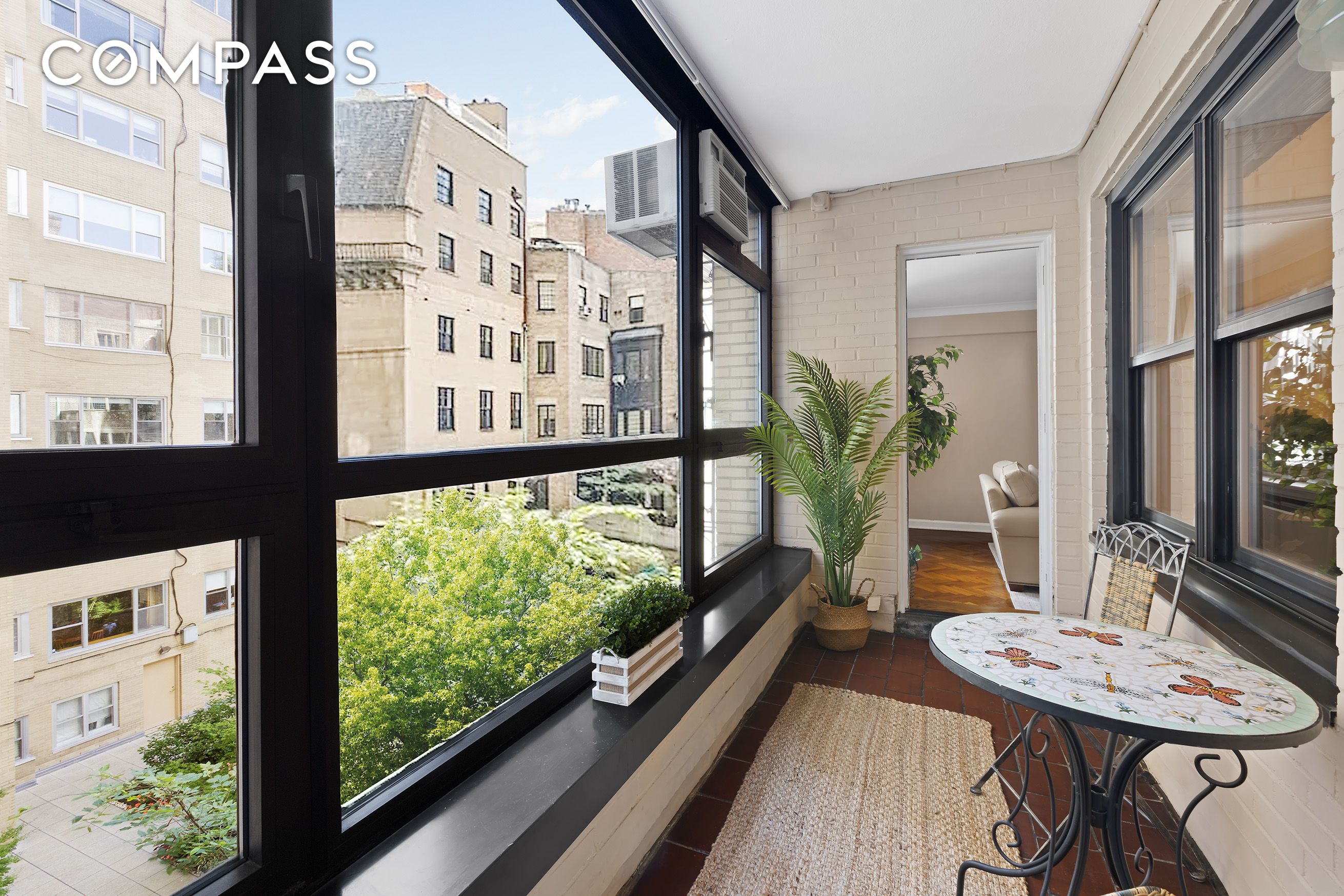 710 Park Avenue 5F, Lenox Hill, Upper East Side, NYC - 1 Bedrooms  
1.5 Bathrooms  
4 Rooms - 